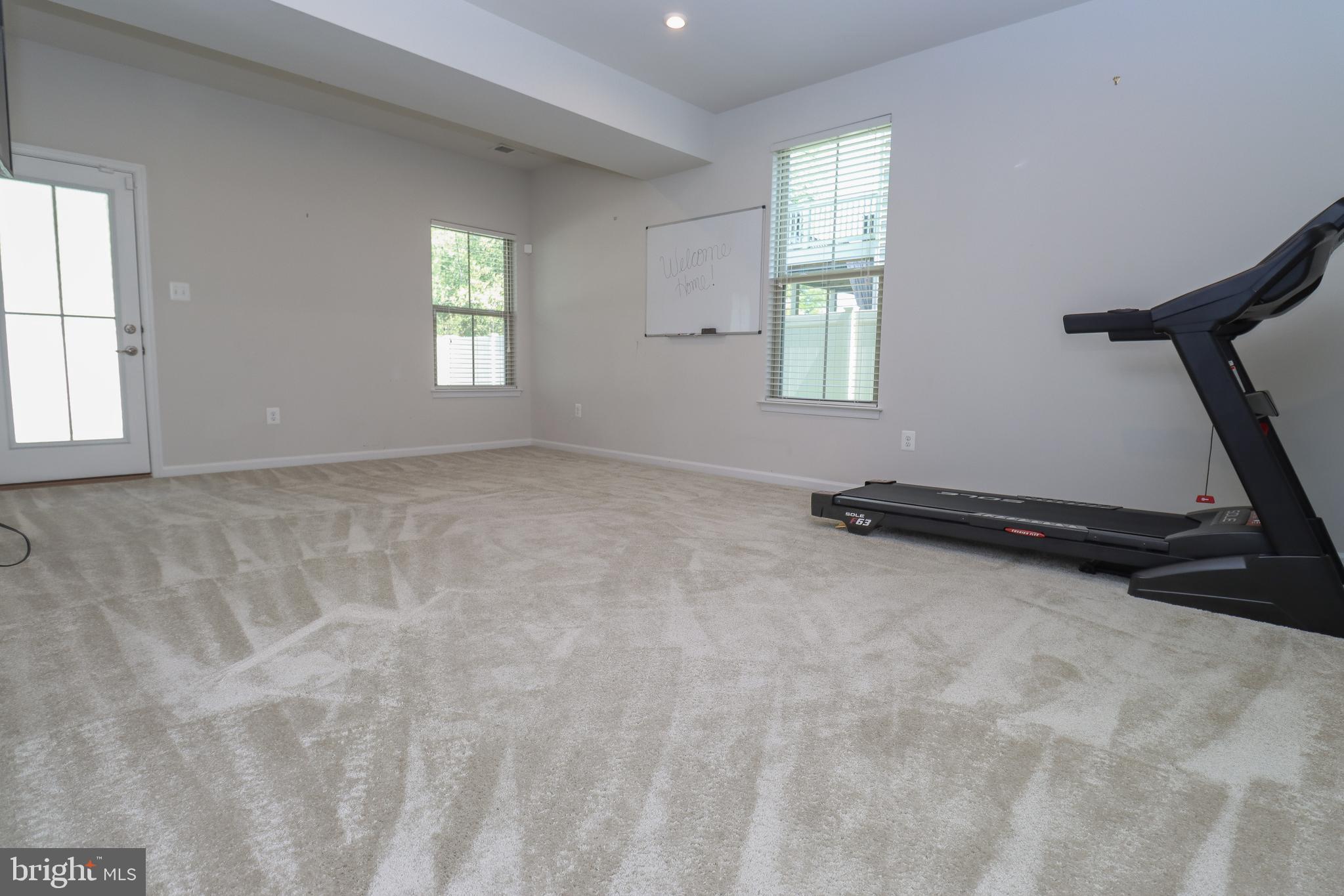 PONDVIEW - Residential