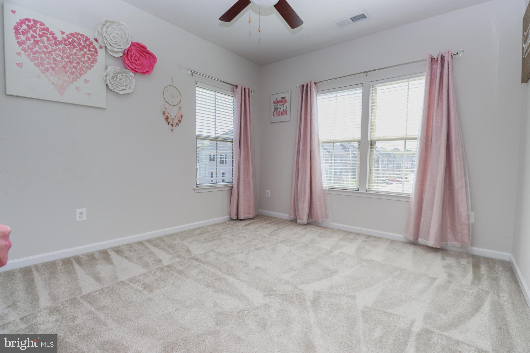 PONDVIEW - Residential