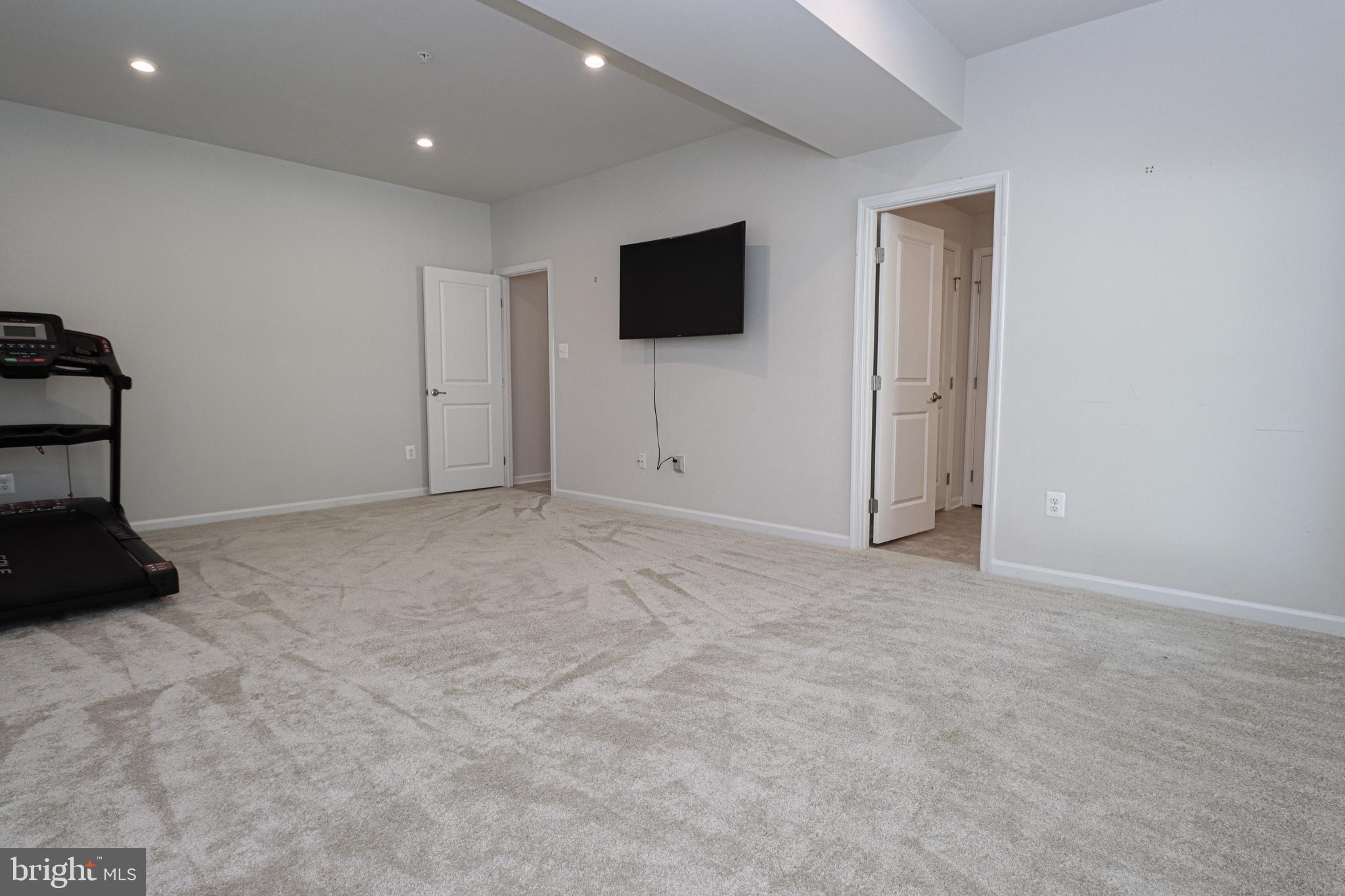 PONDVIEW - Residential