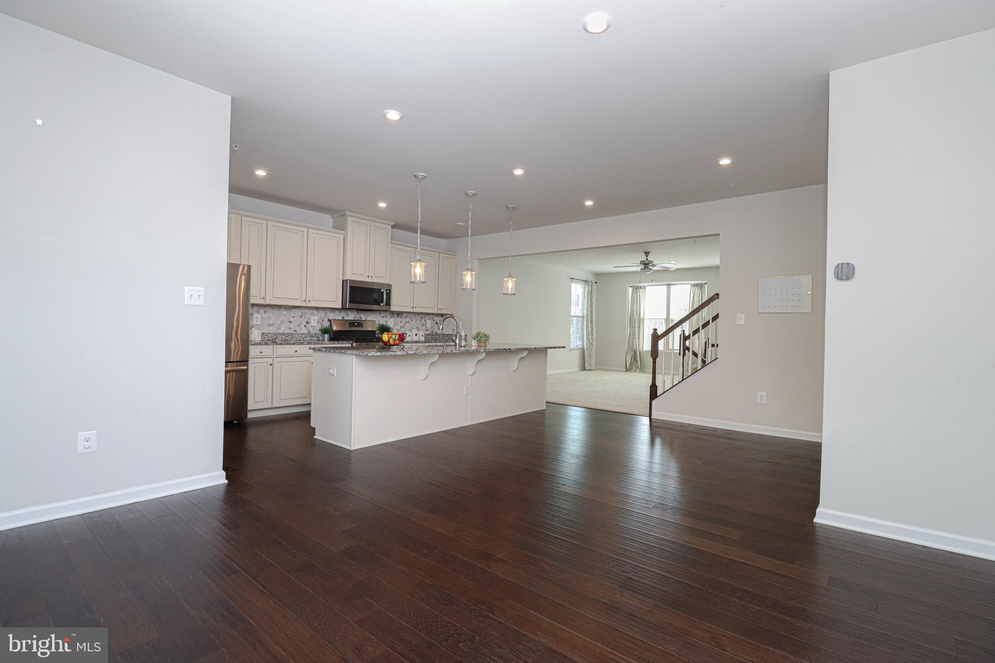 PONDVIEW - Residential