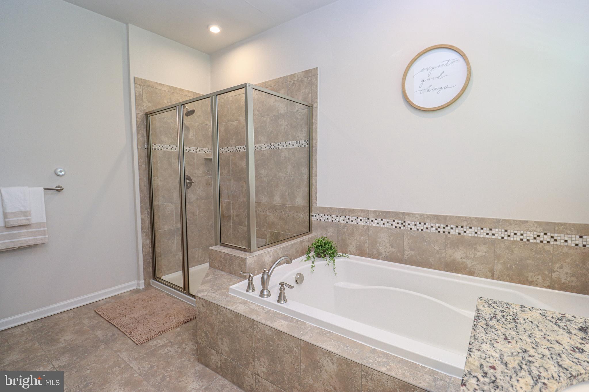 PONDVIEW - Residential