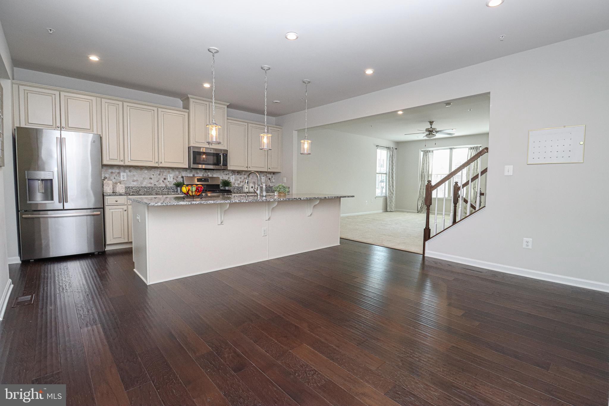 PONDVIEW - Residential