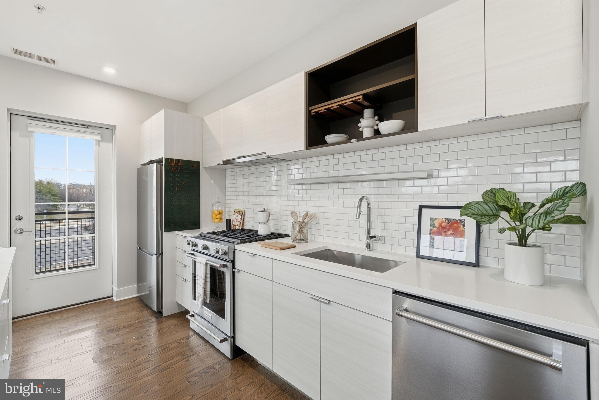 CROWN FARM - Residential