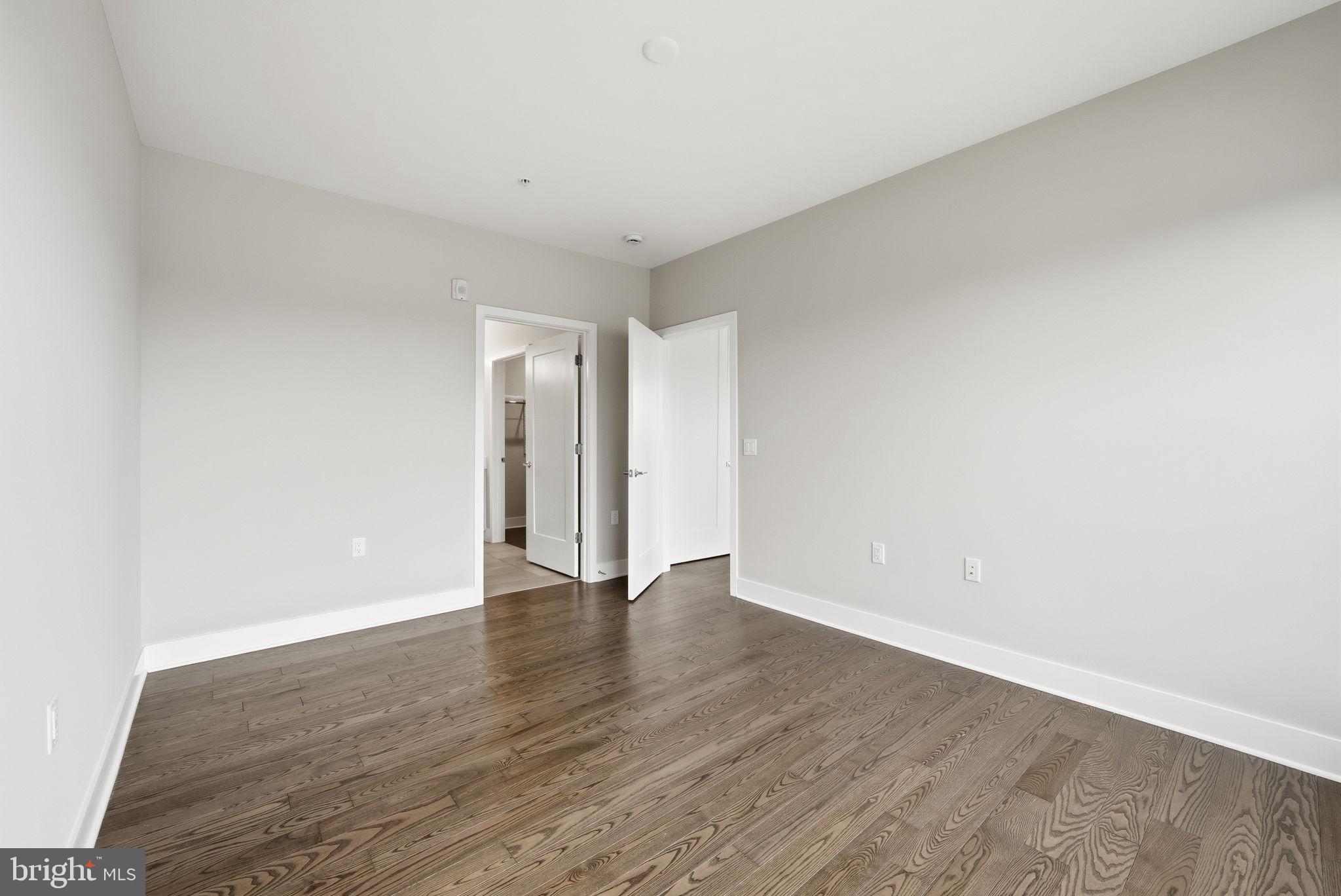 CROWN FARM - Residential