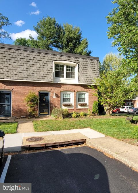 Photo of 8200 Tory Road #134, SPRINGFIELD, VA 22152 (MLS # VAFX2310116)