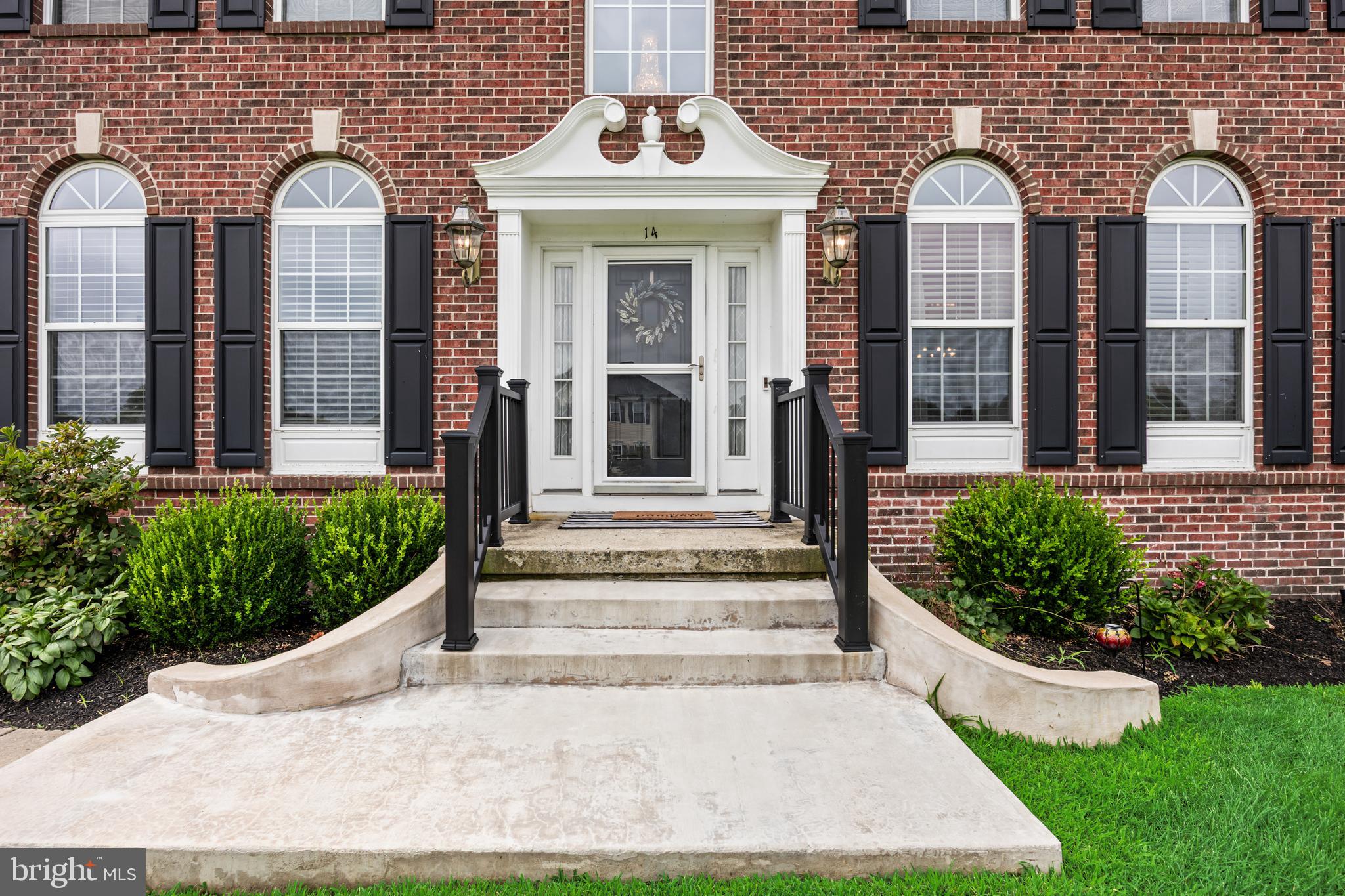 14 LIVINGSTON LANE