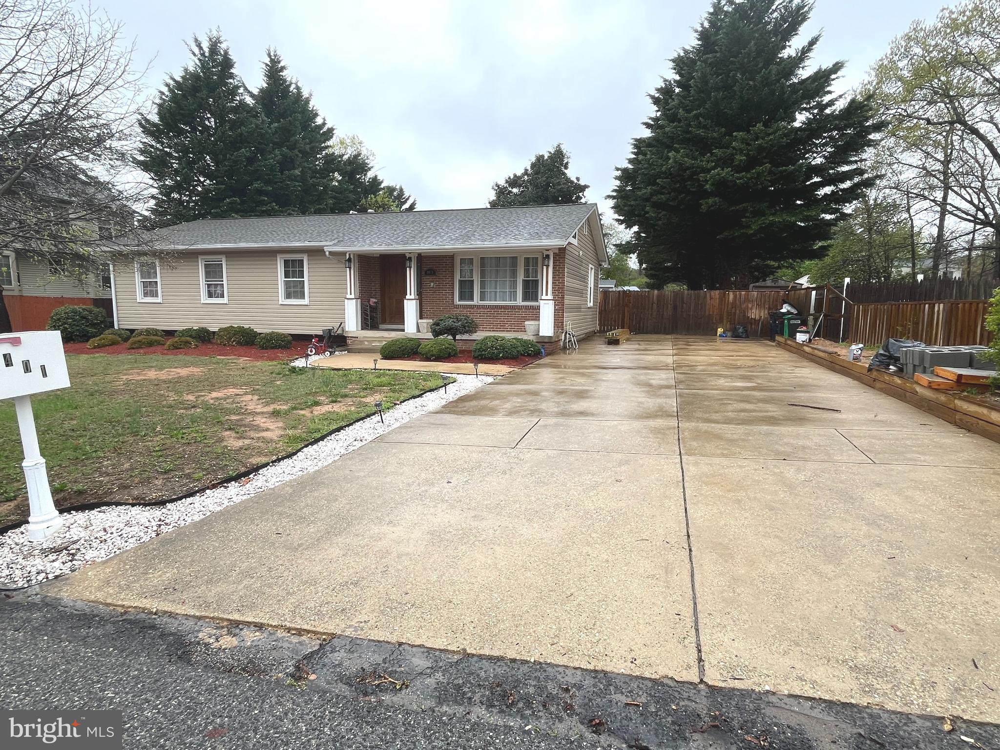 SURRATTS MANOR - Residential