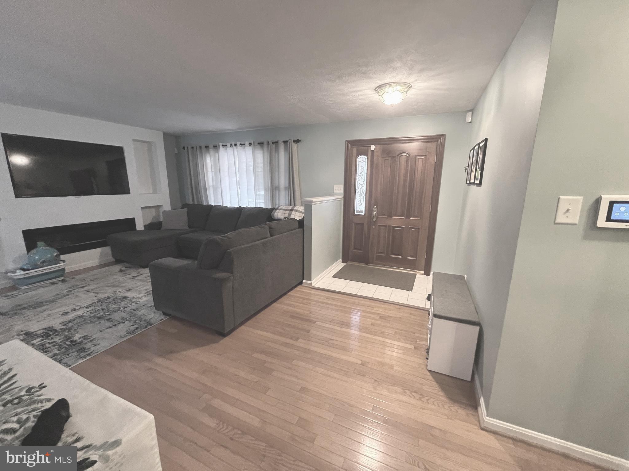 SURRATTS MANOR - Residential