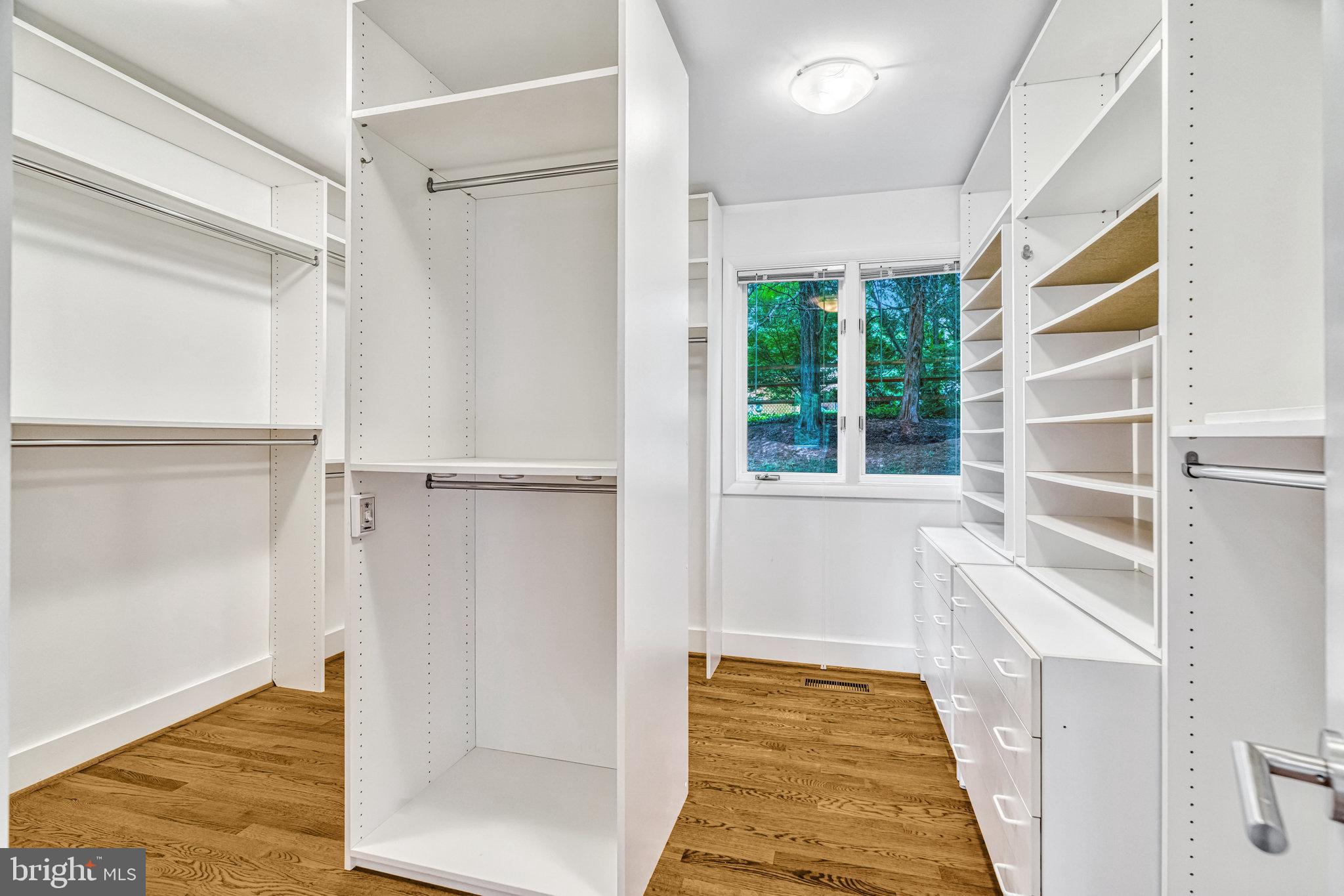 WINDY HILL - Residential