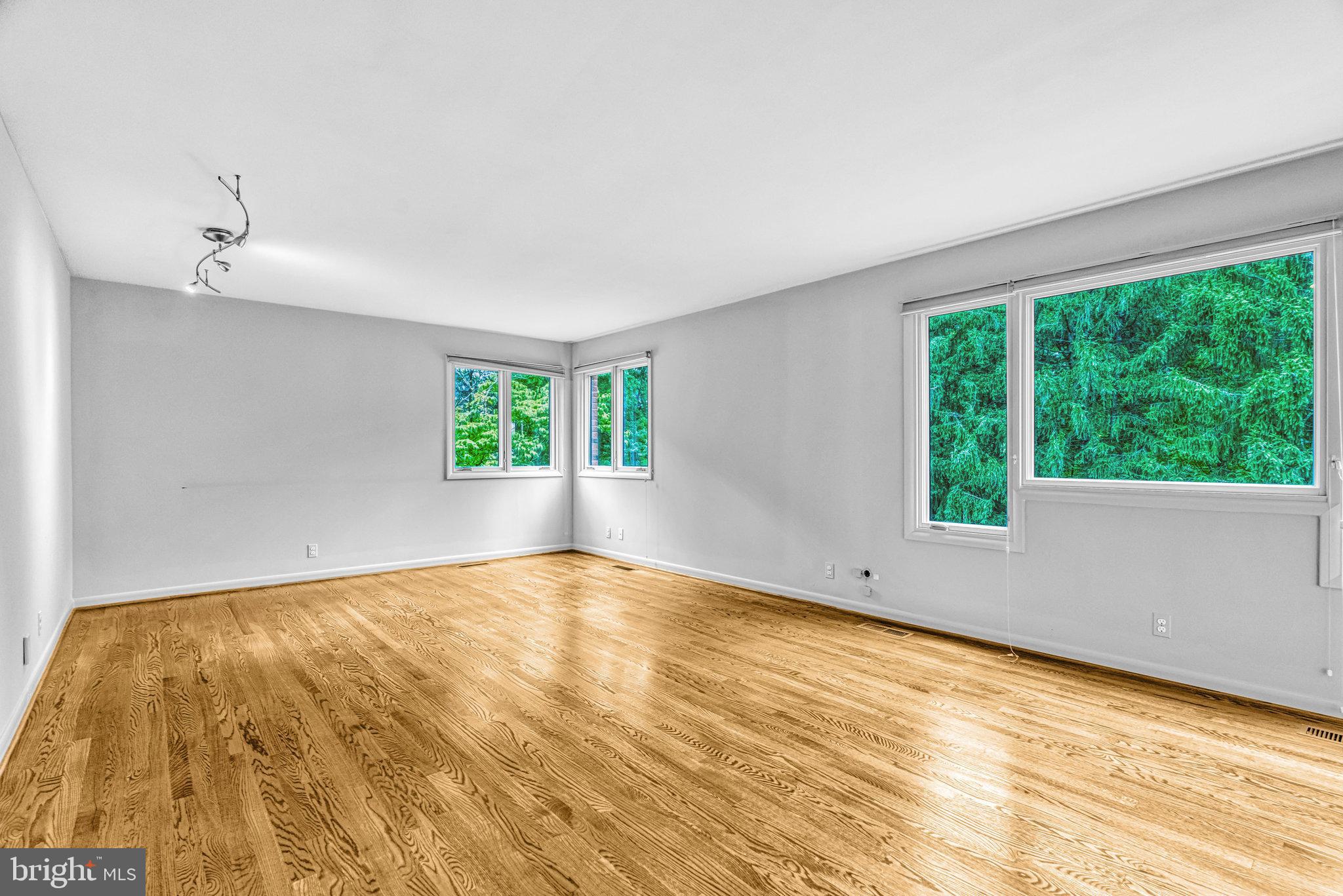 WINDY HILL - Residential