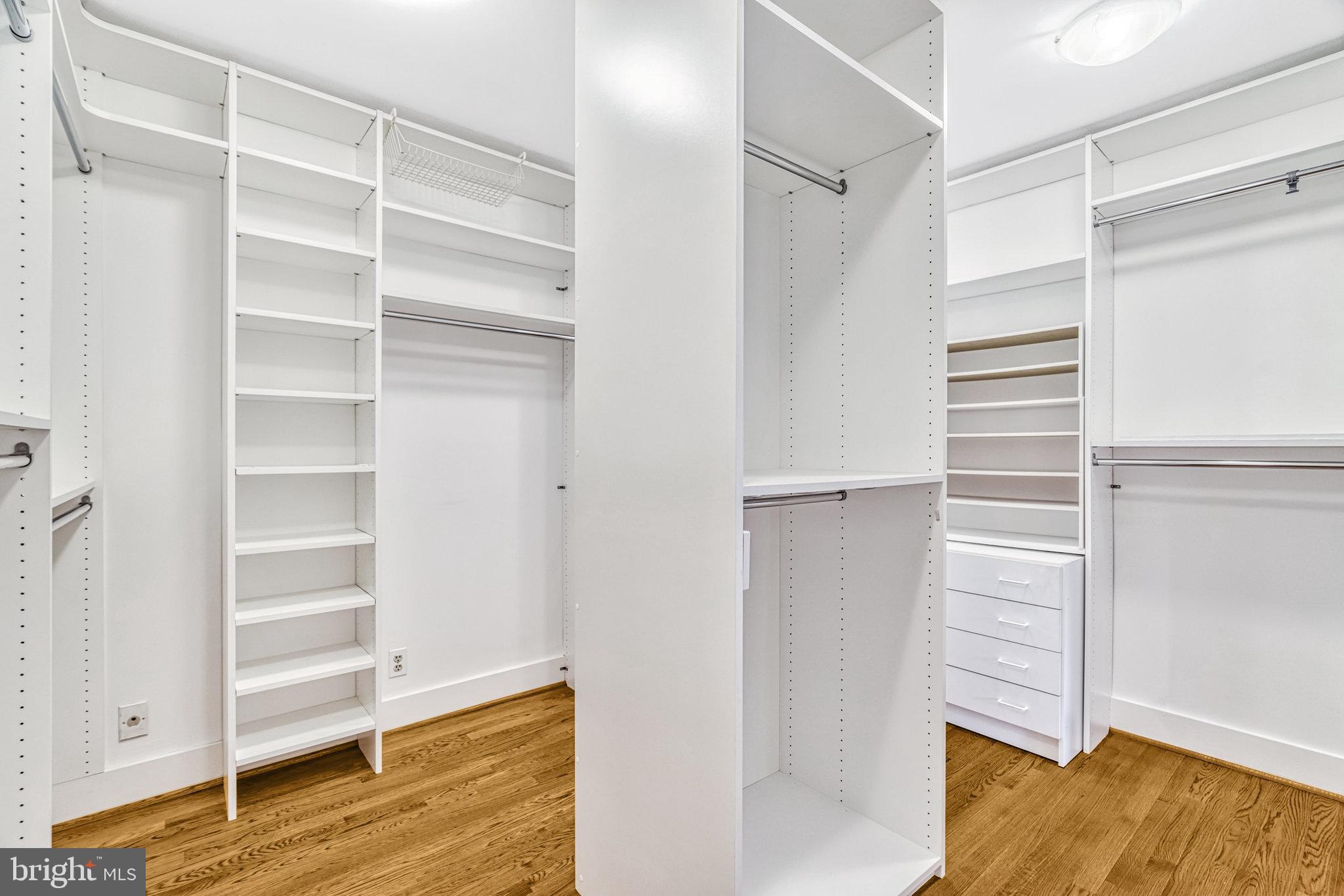 WINDY HILL - Residential