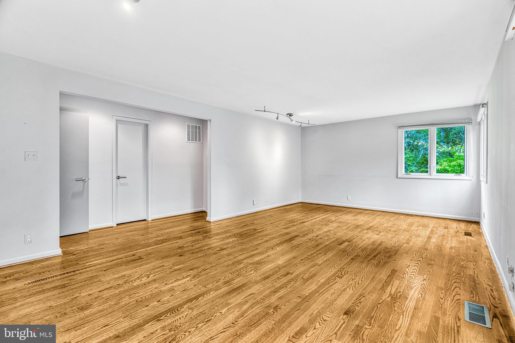 WINDY HILL - Residential