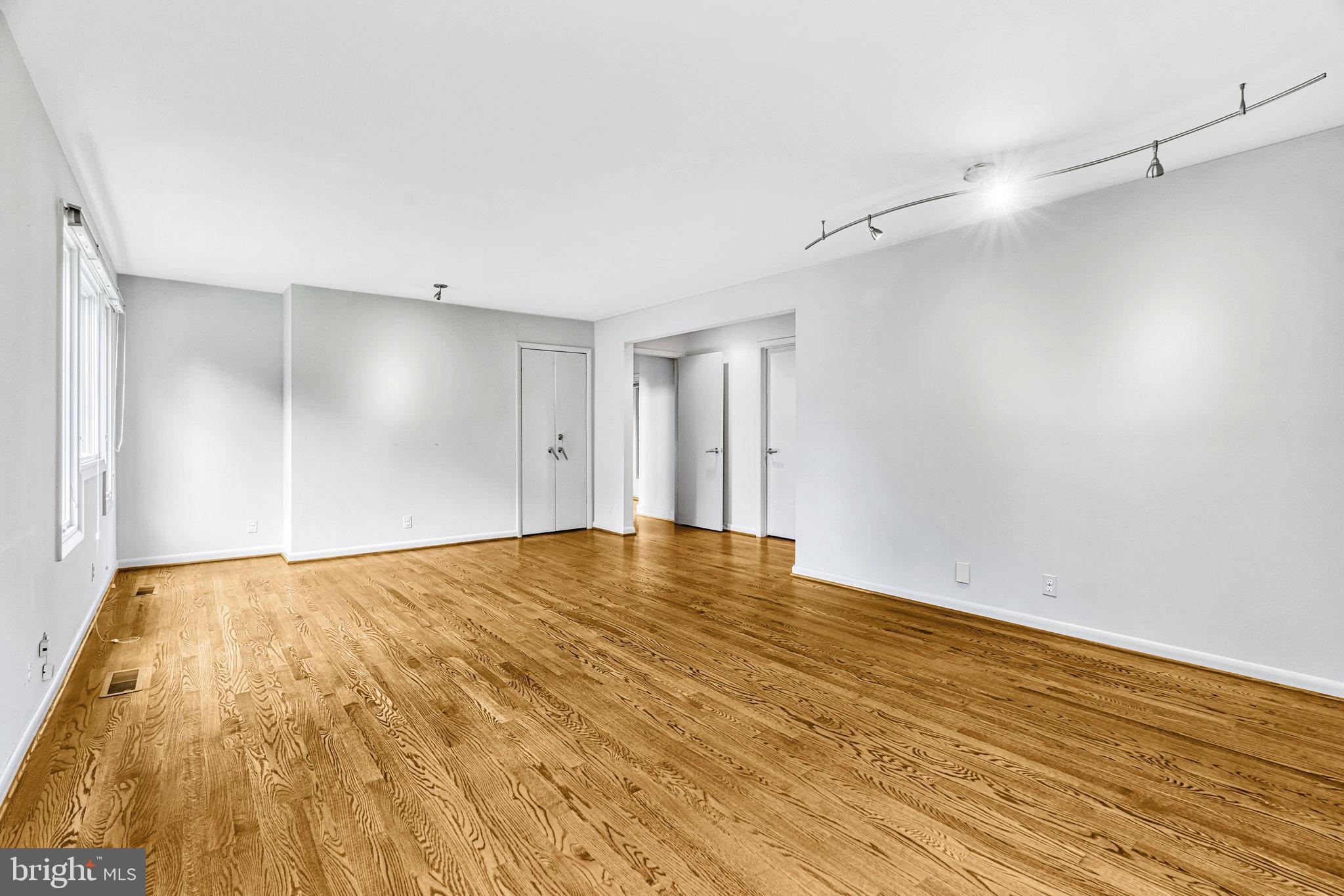 WINDY HILL - Residential