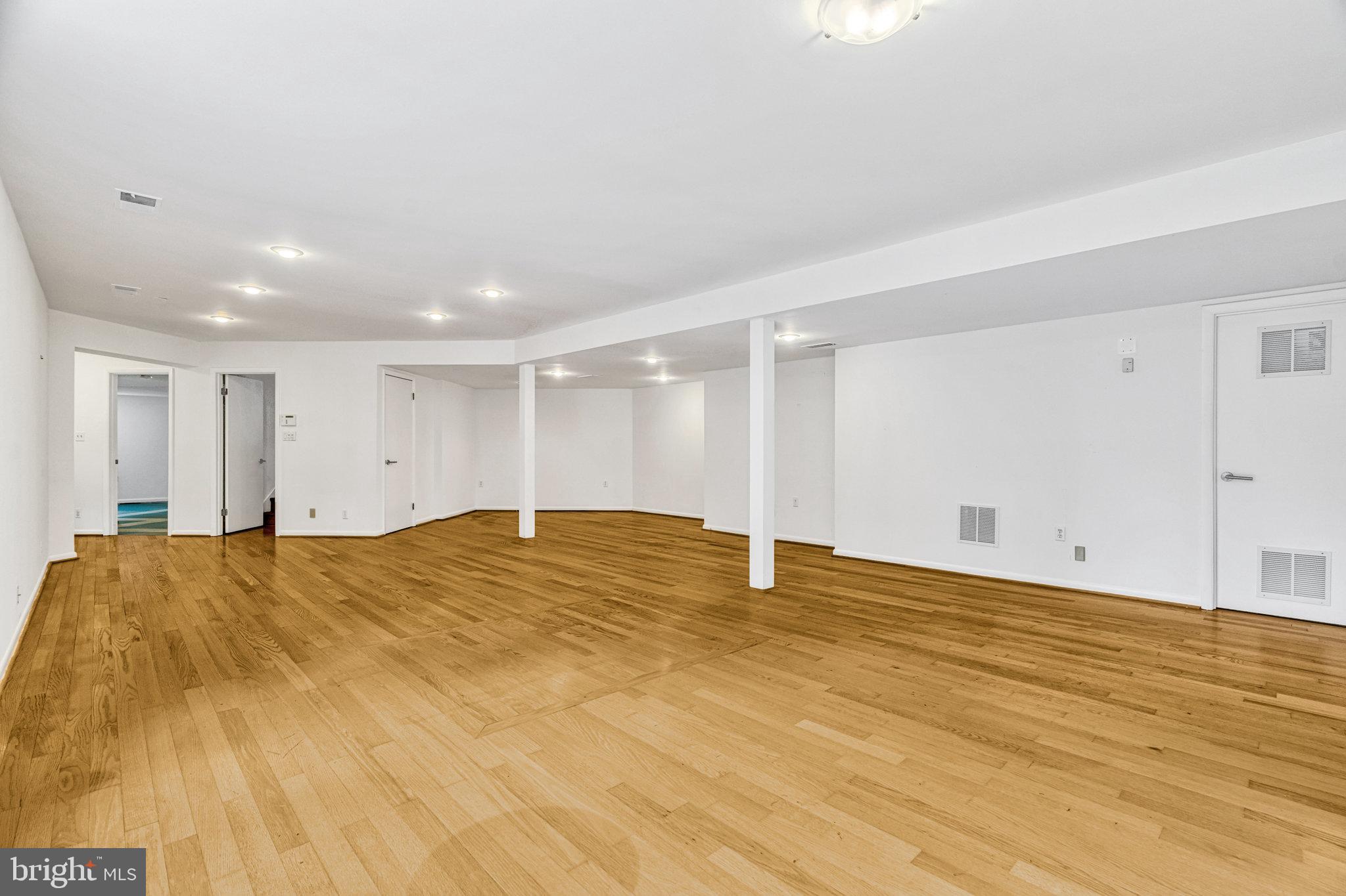 WINDY HILL - Residential