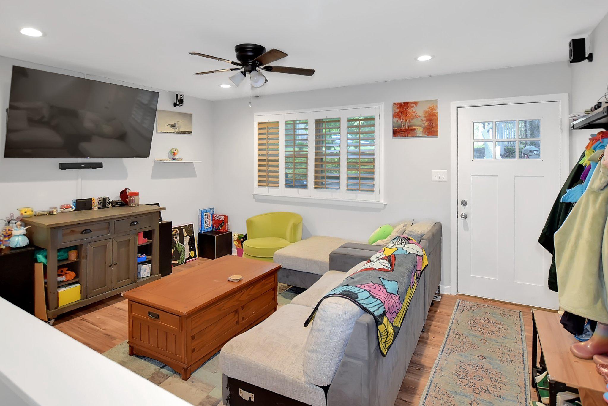 DORY COURT - Residential