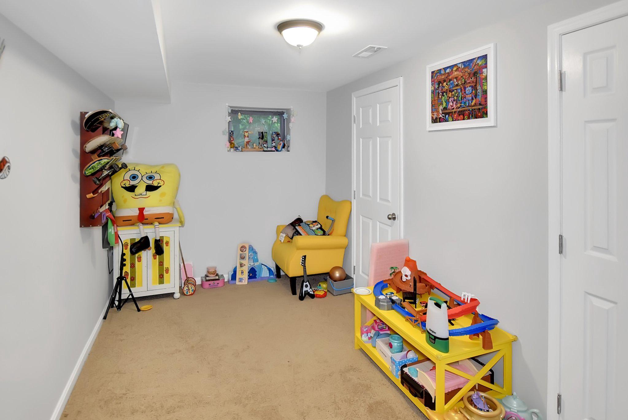 DORY COURT - Residential