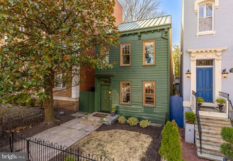 20 9TH STREET NE WASHINGTON DC 20002