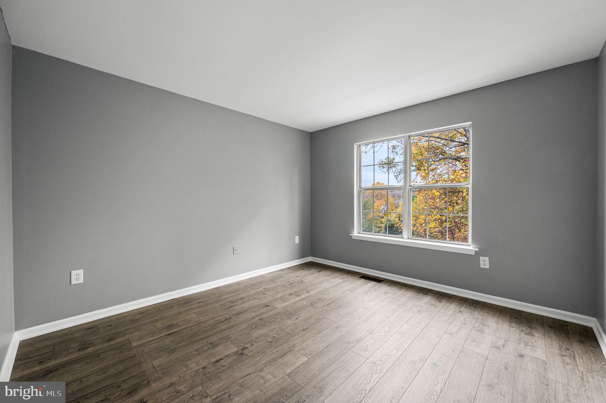 BALLINAHINCH - Residential