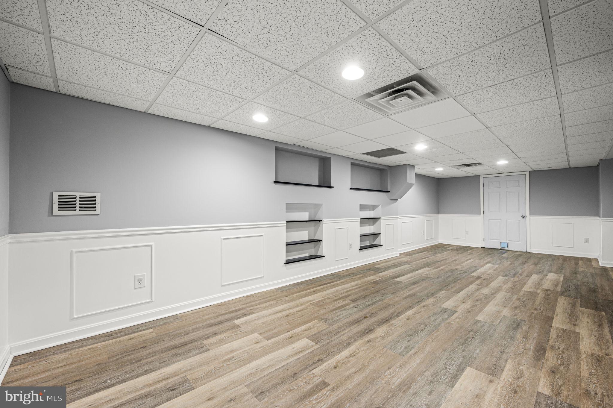 BALLINAHINCH - Residential