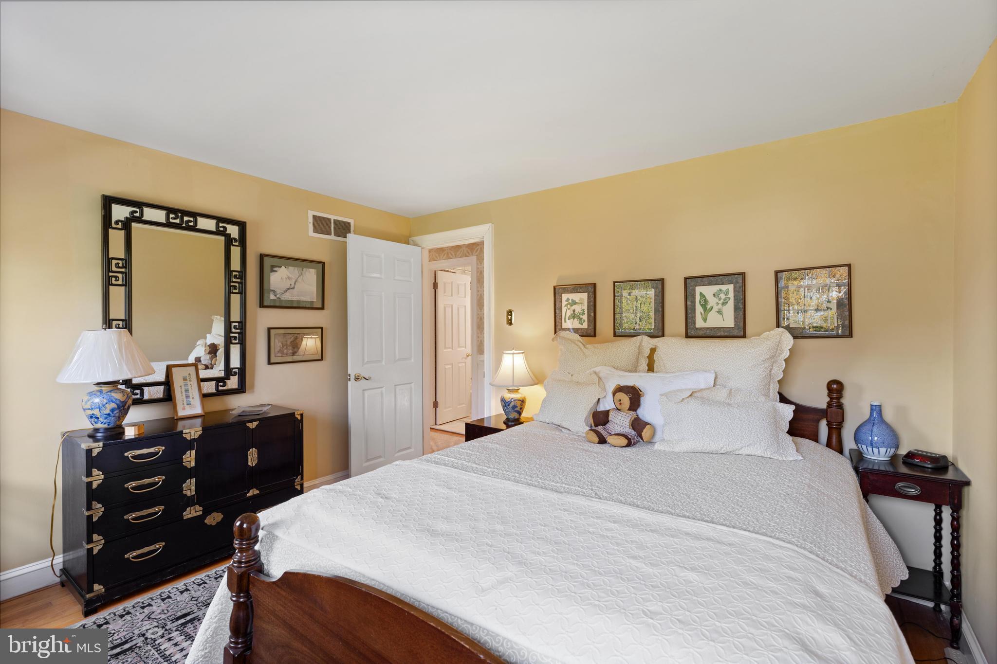 BLUE BELL GDNS - Residential