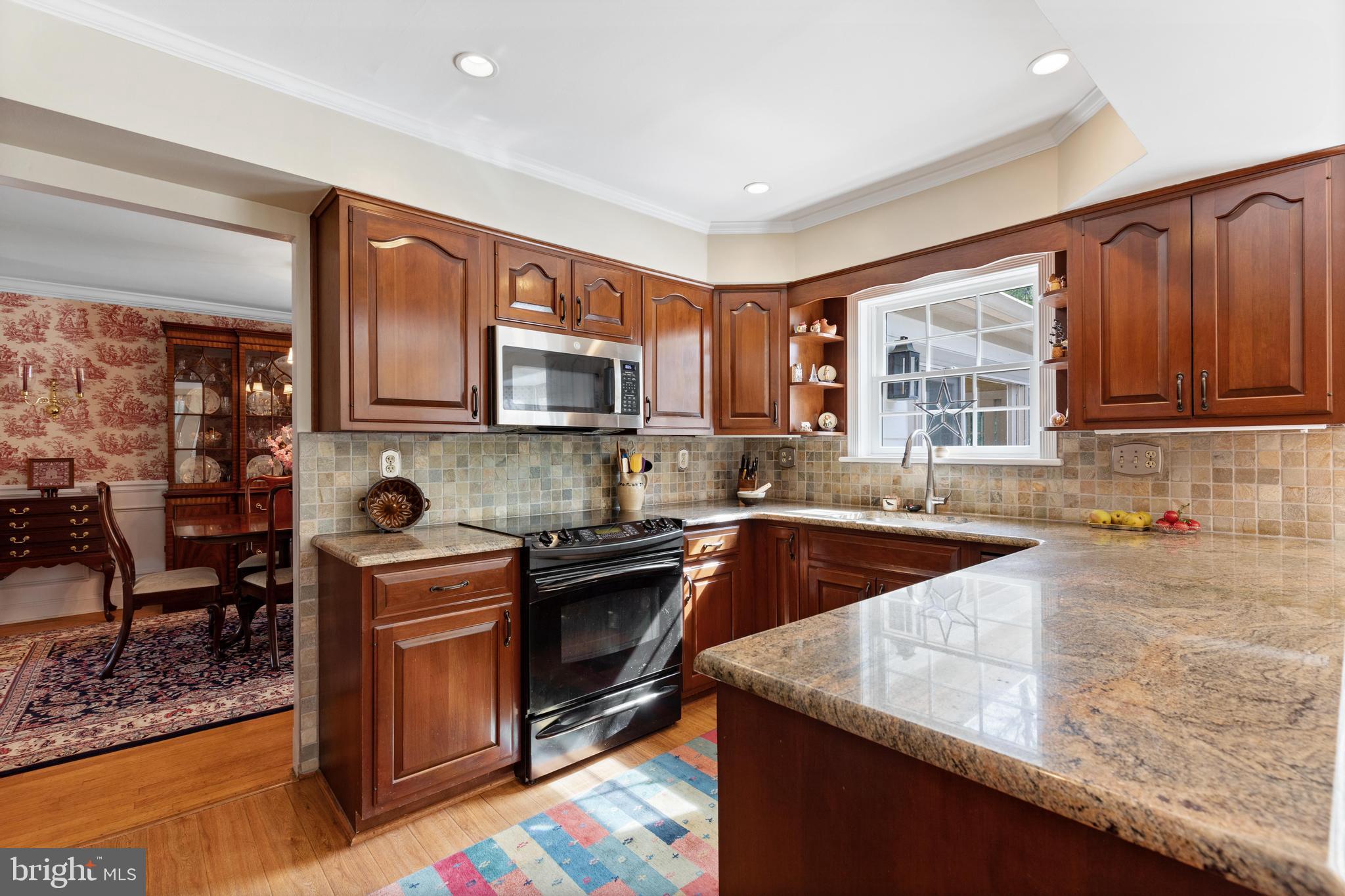 BLUE BELL GDNS - Residential