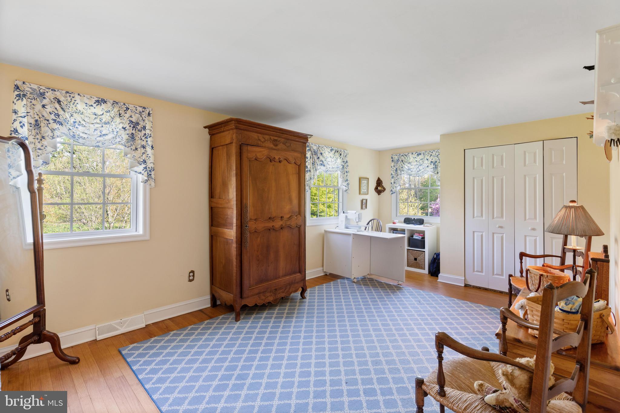 BLUE BELL GDNS - Residential