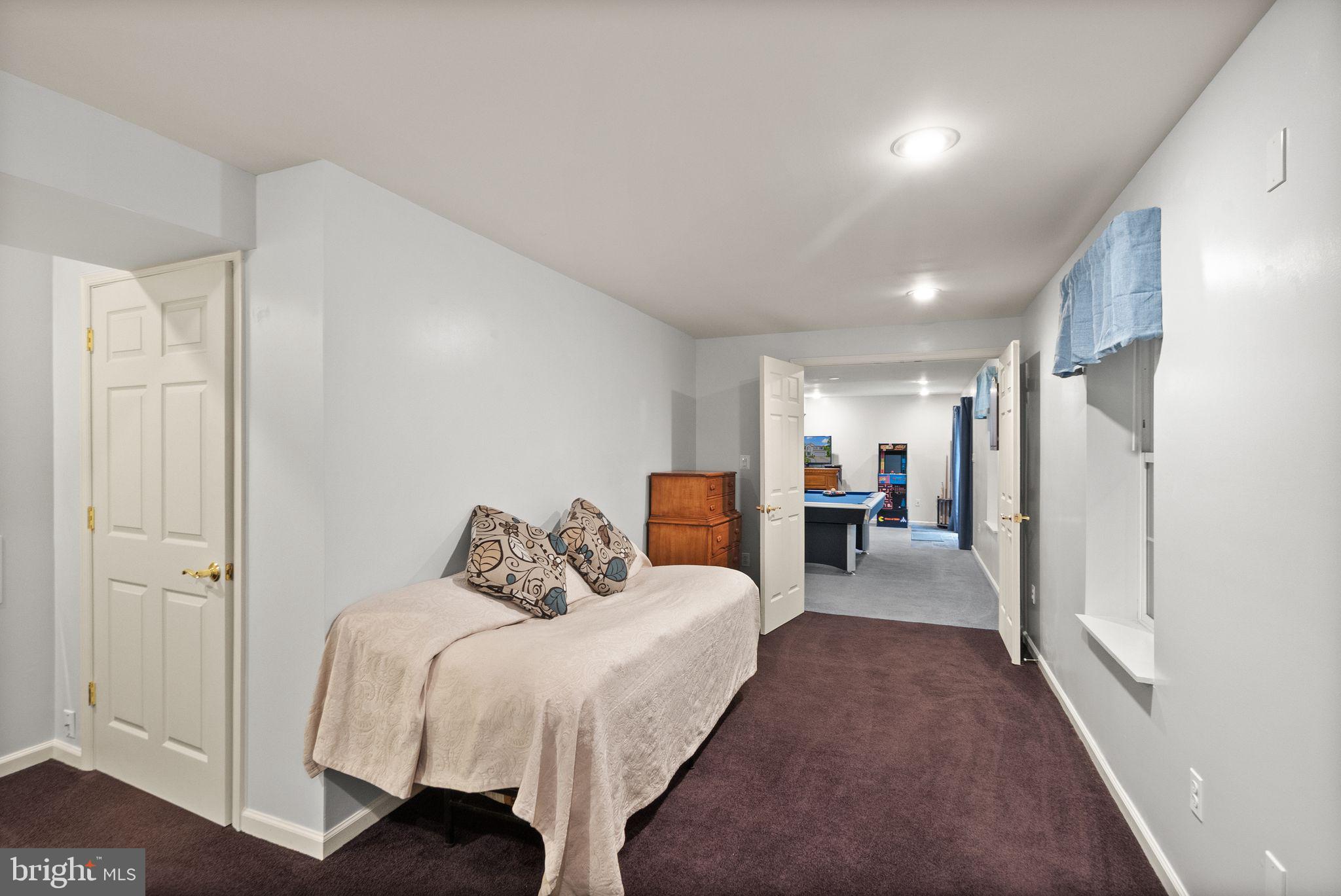 ASHBURN FARM - Residential