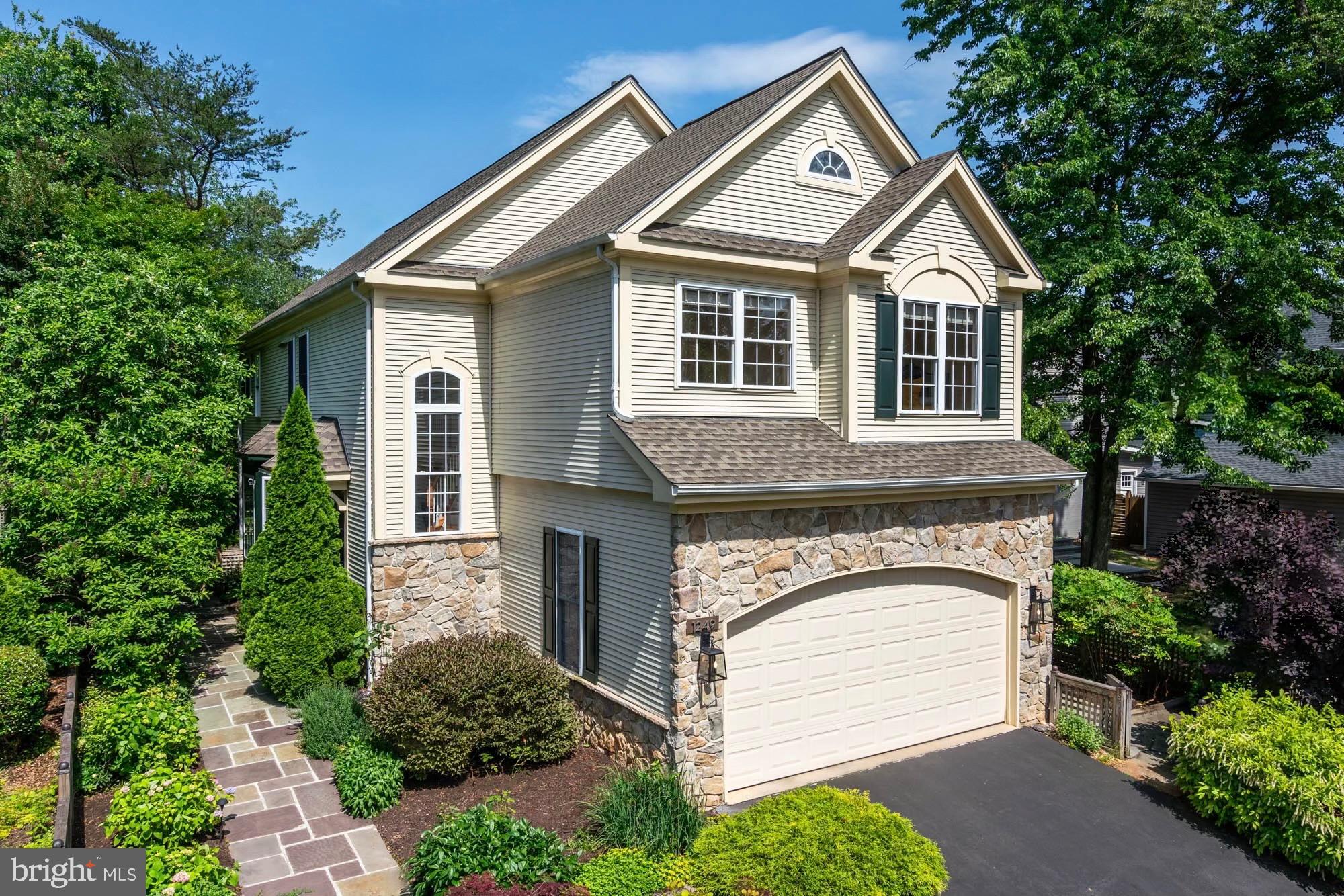 BEVERLY MANOR - Residential