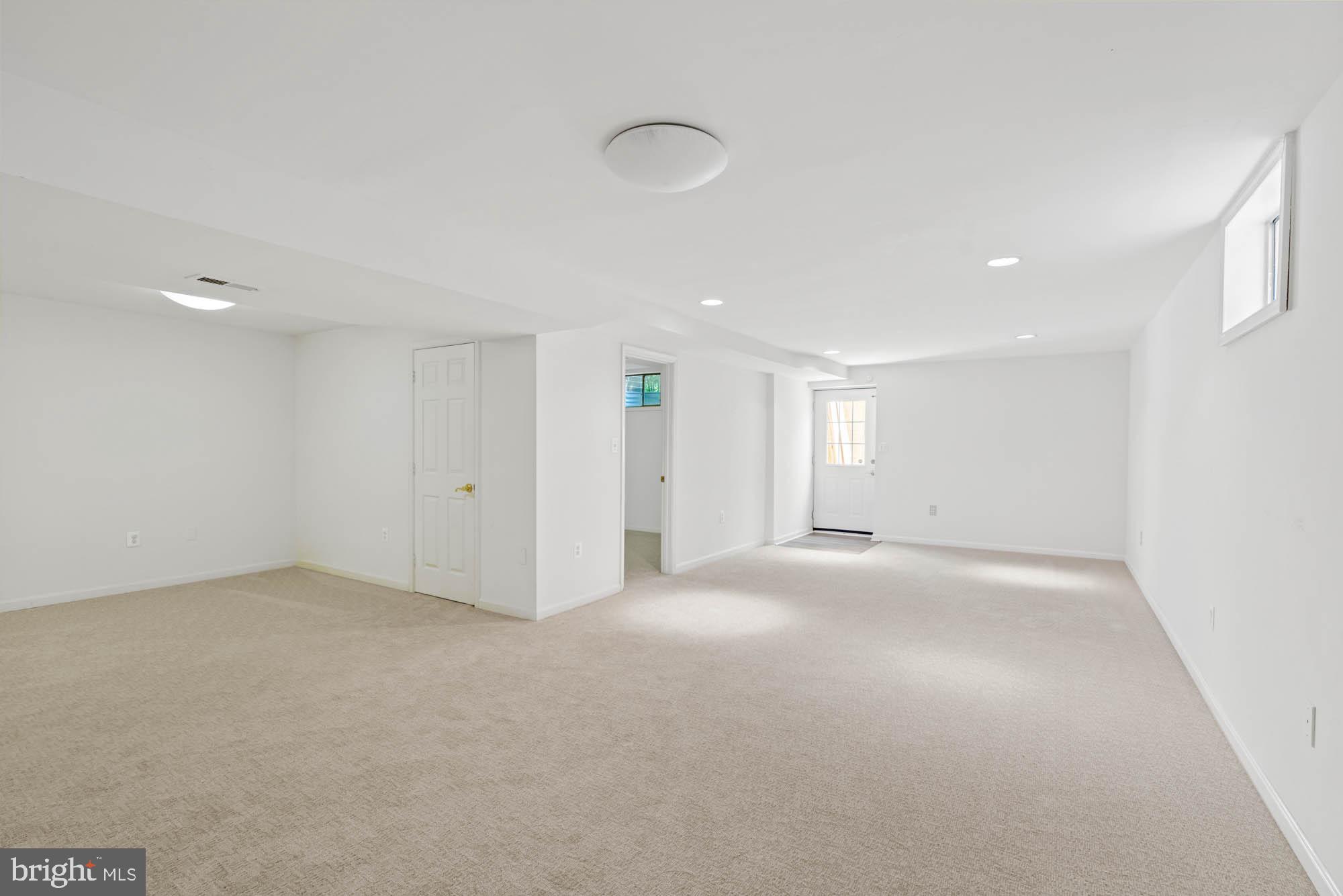 BEVERLY MANOR - Residential