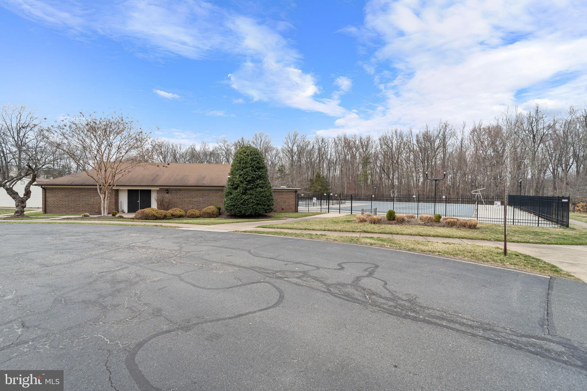 HERITAGE CROSSING - Residential