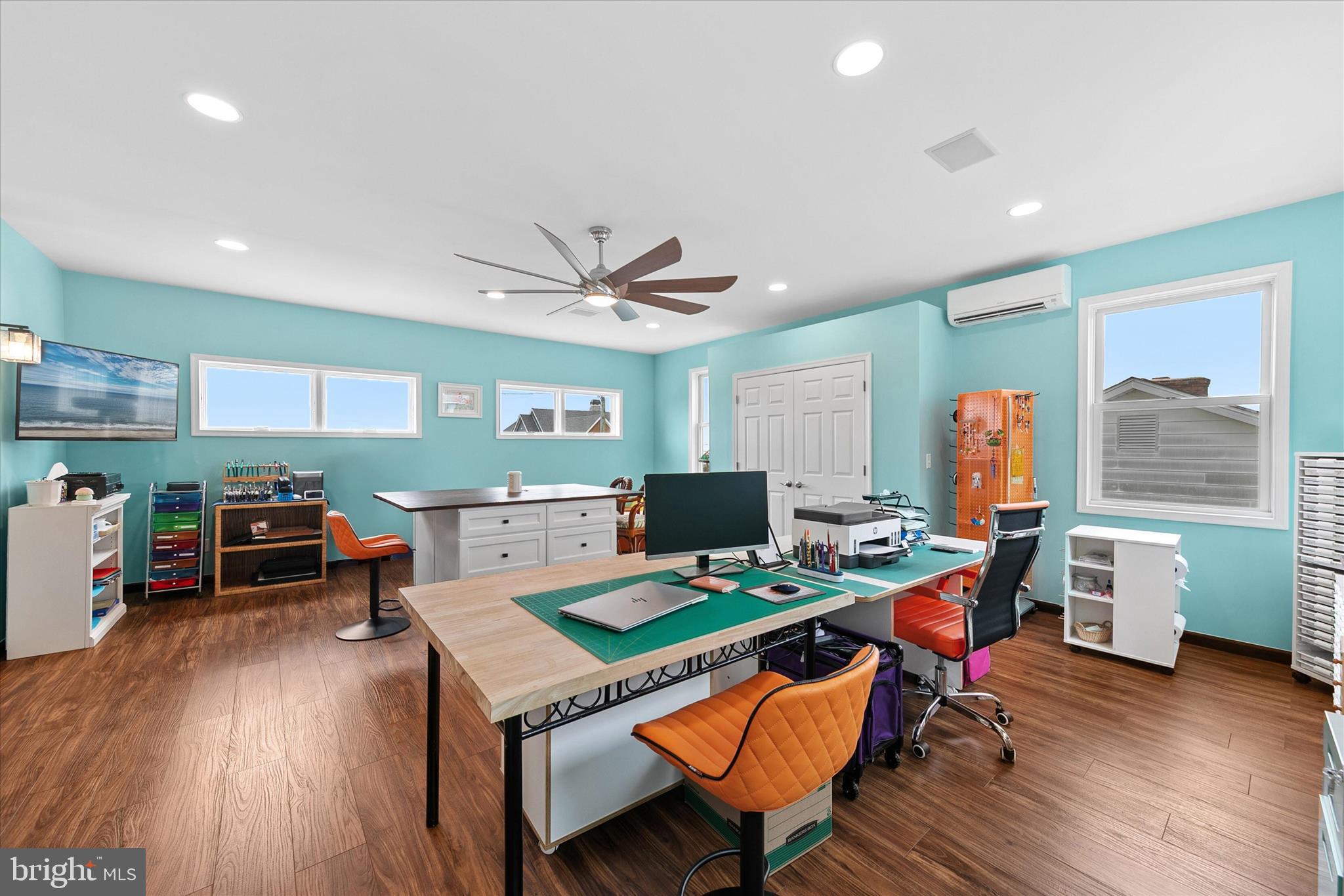 SEABREEZE DEV - Residential