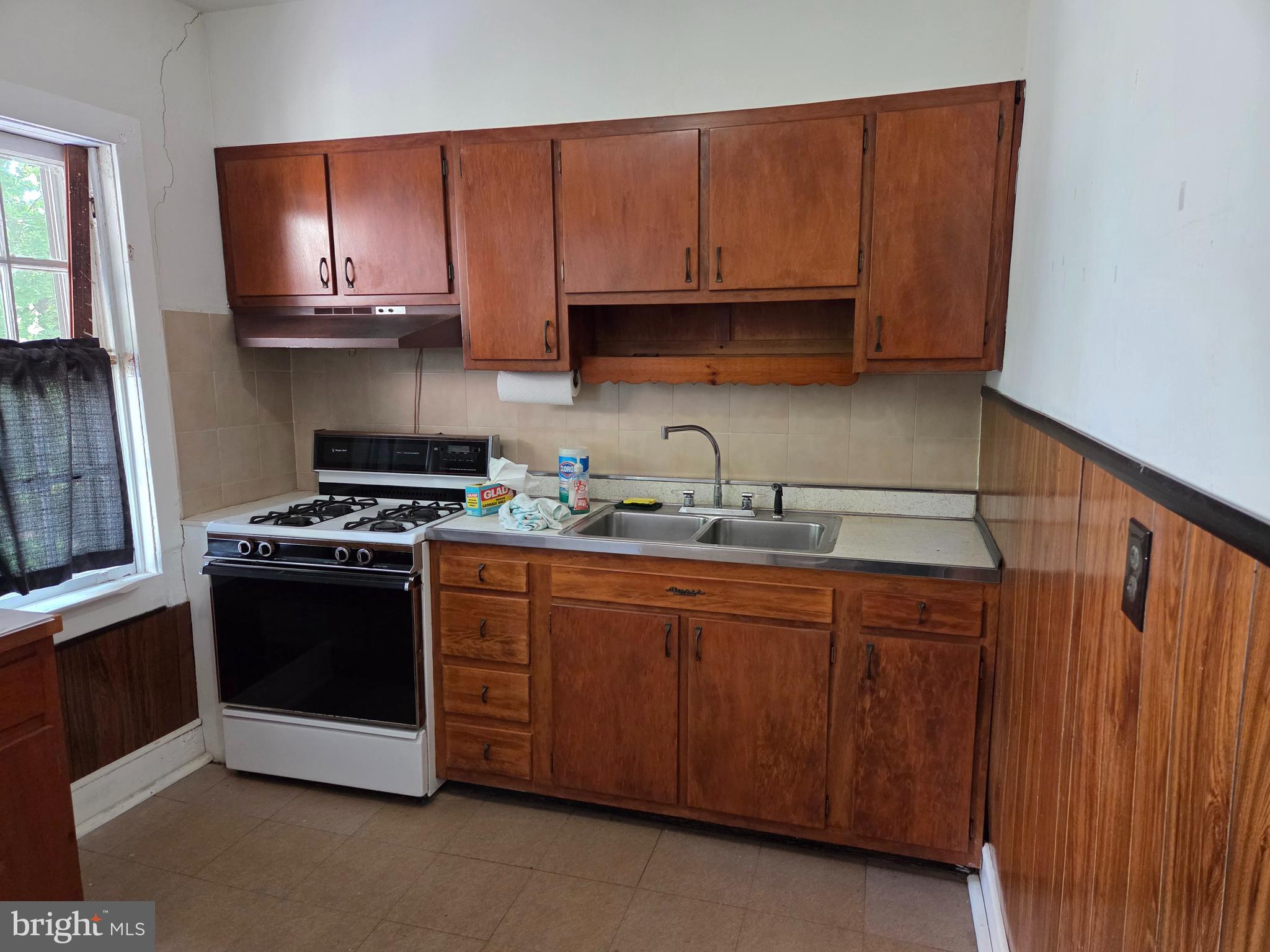 NORRISTOWN - Residential