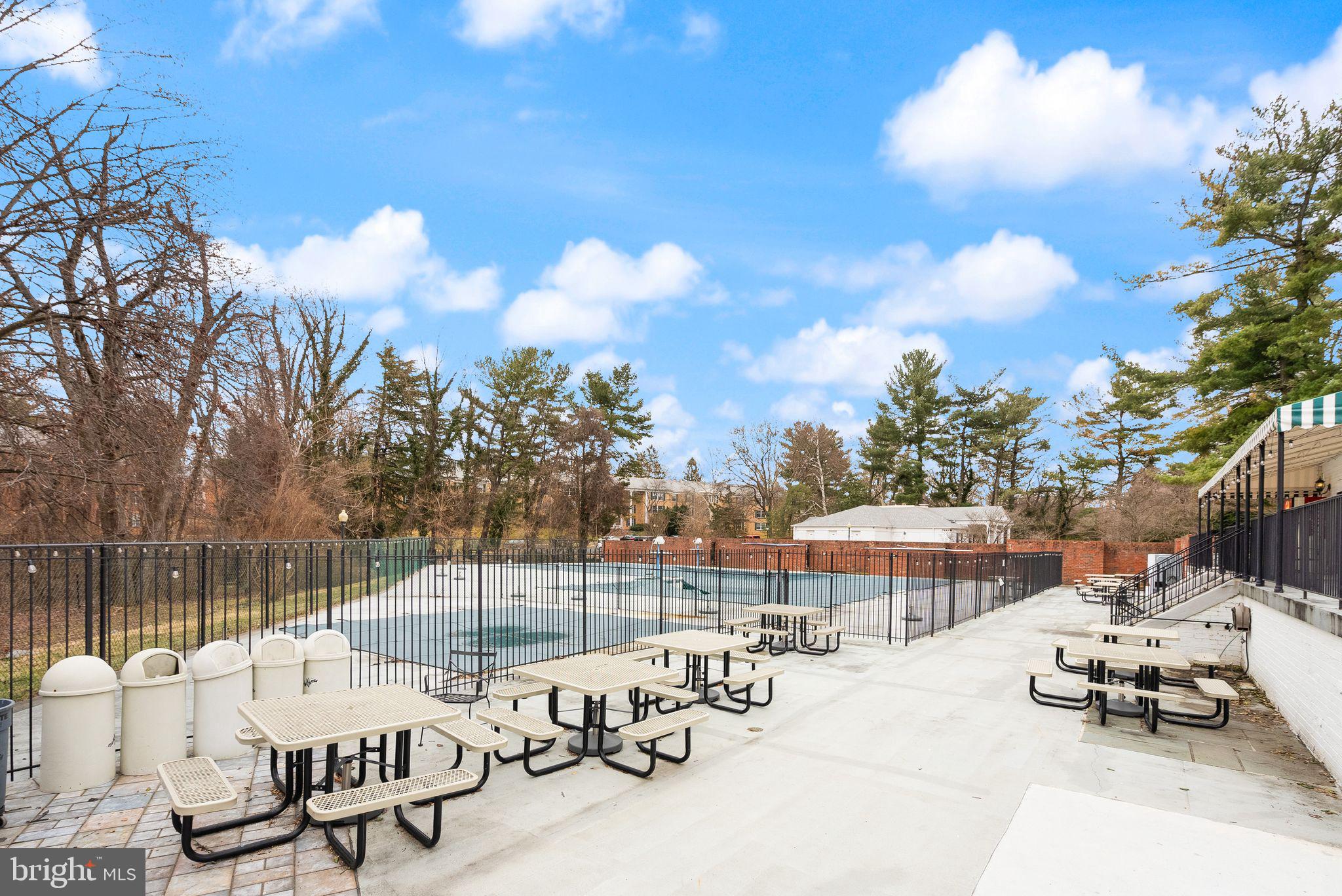 THE COLONIES - Residential