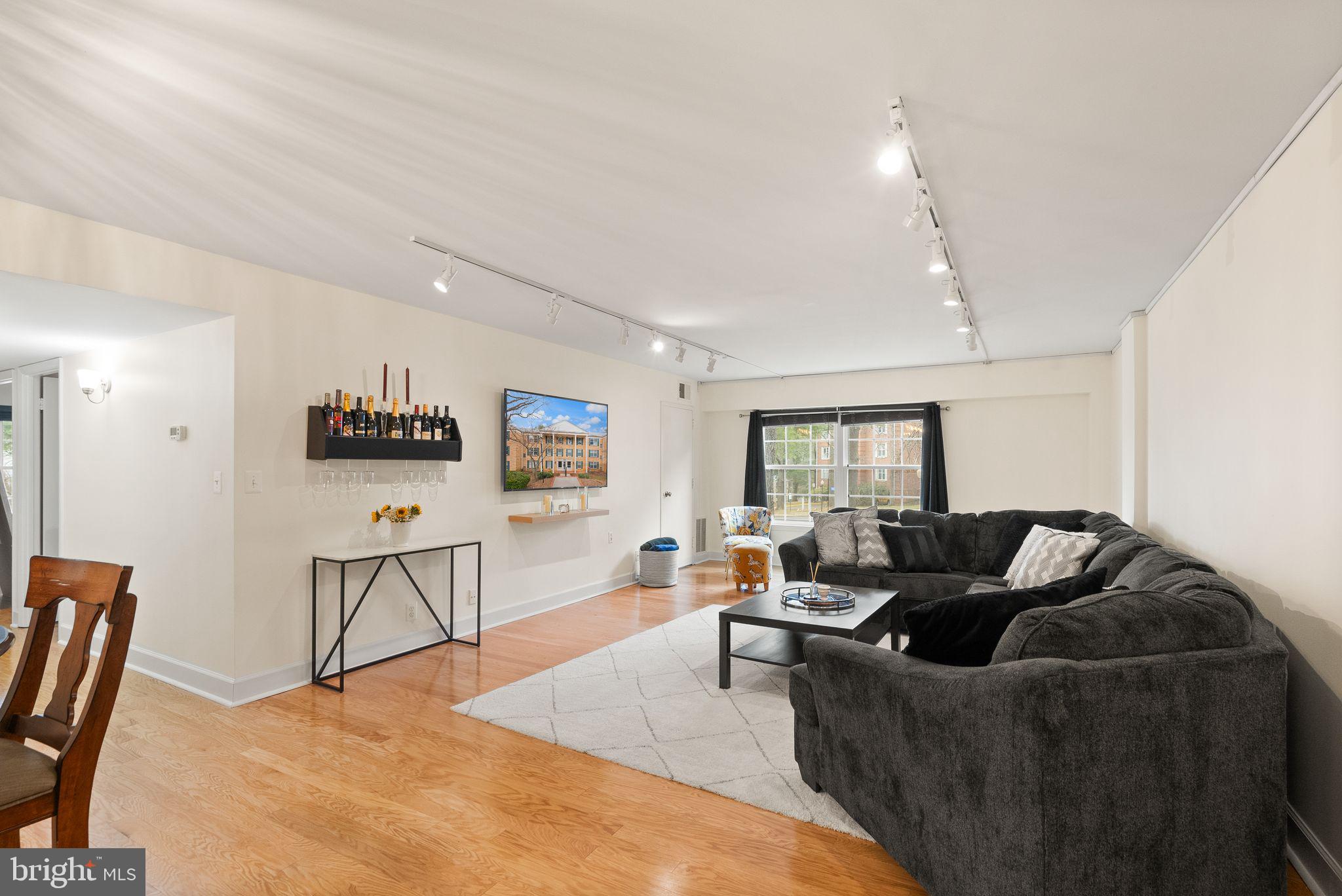 THE COLONIES - Residential