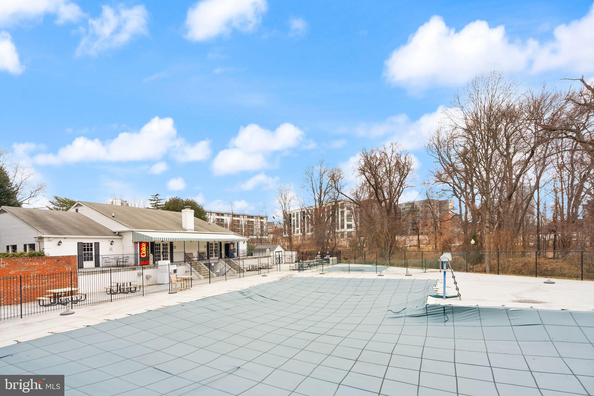 THE COLONIES - Residential