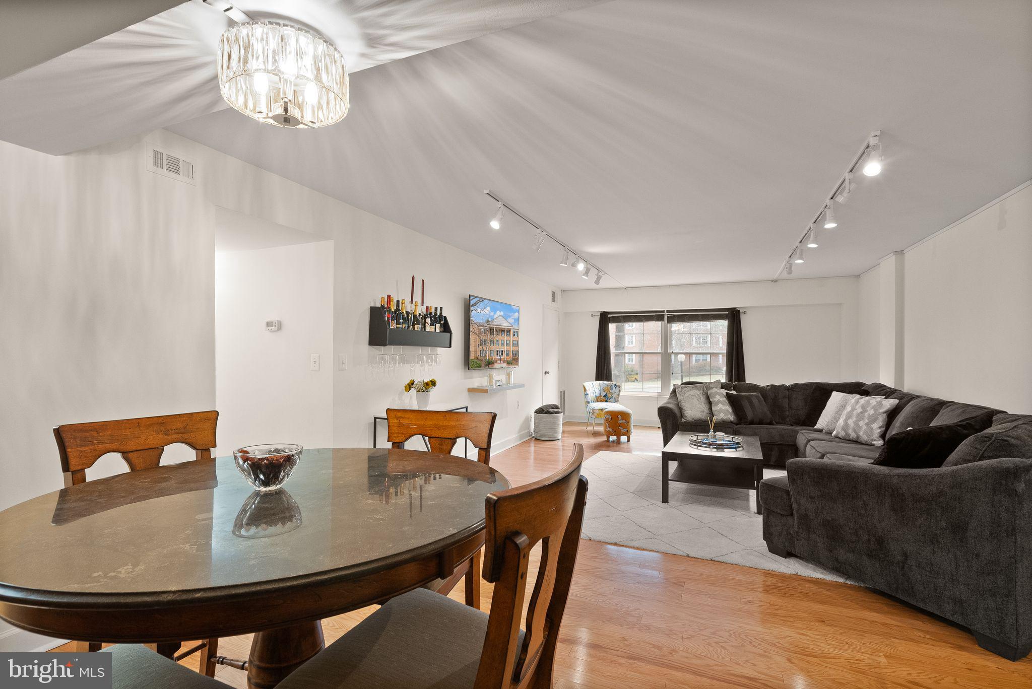 THE COLONIES - Residential