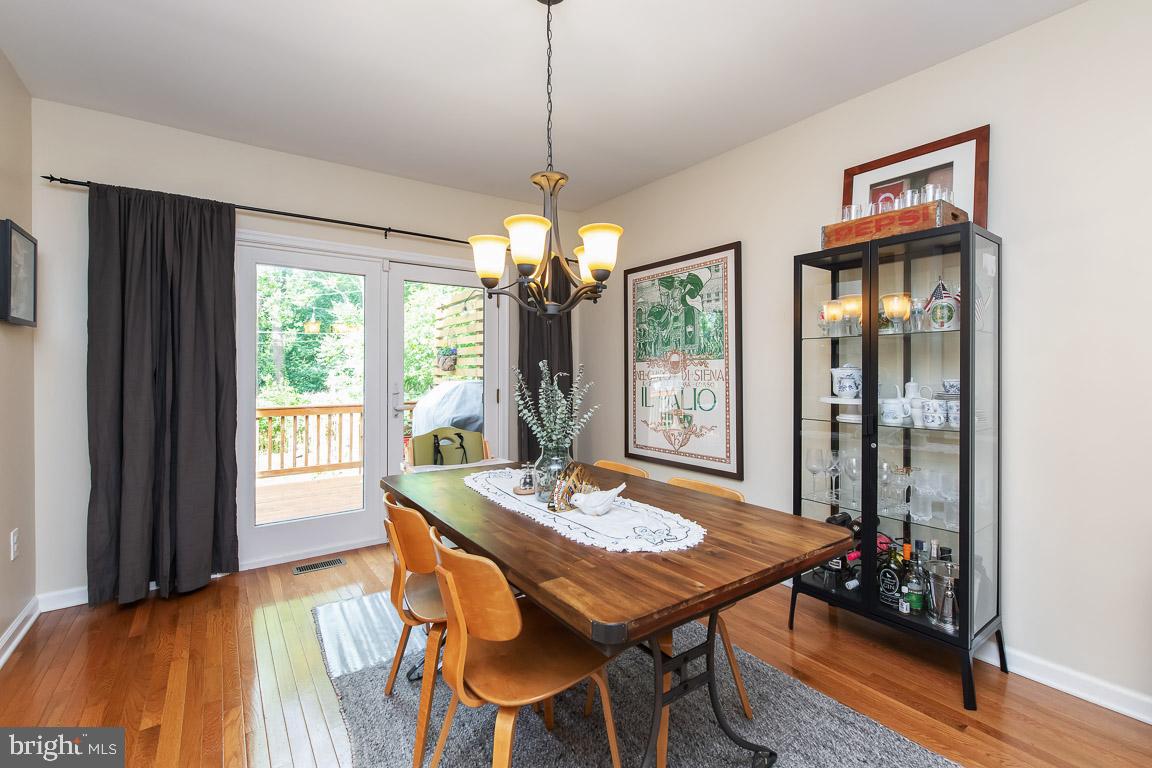 LAURAVILLE HISTORIC DISTRICT - Residential