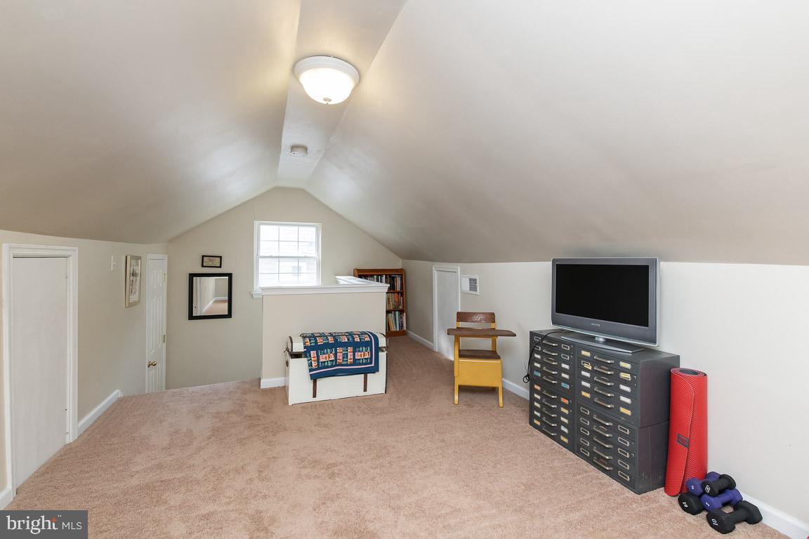 LAURAVILLE HISTORIC DISTRICT - Residential