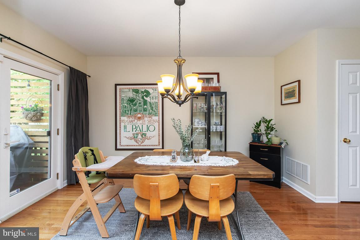 LAURAVILLE HISTORIC DISTRICT - Residential