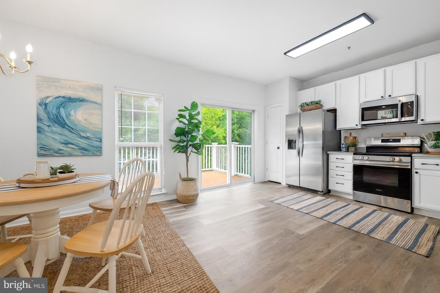 CREEKSIDE - Residential