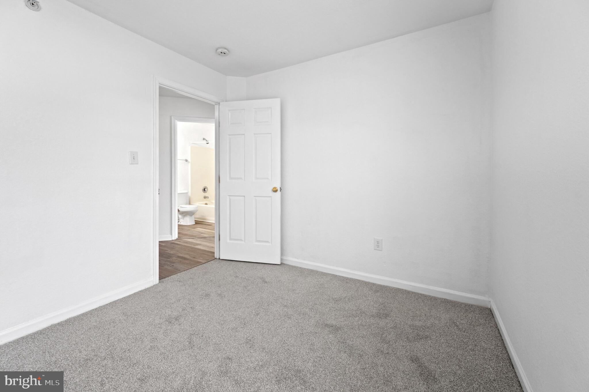 CREEKSIDE - Residential