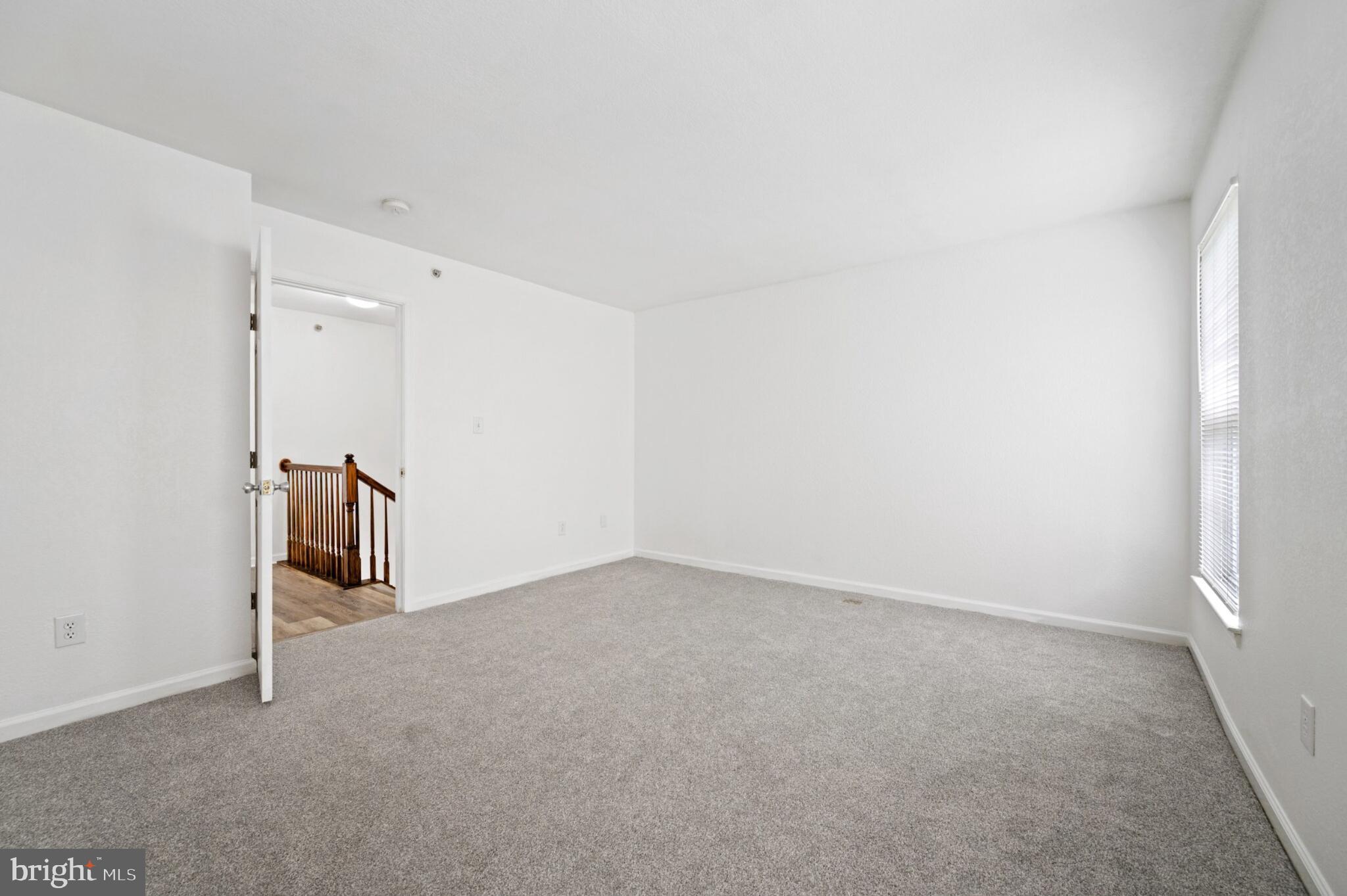 CREEKSIDE - Residential