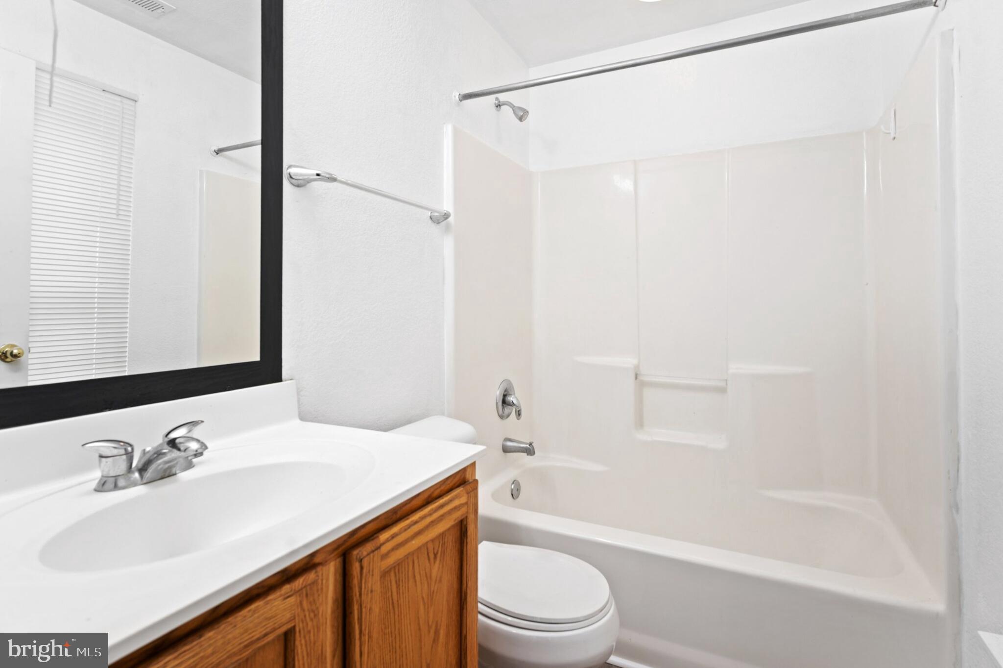 CREEKSIDE - Residential