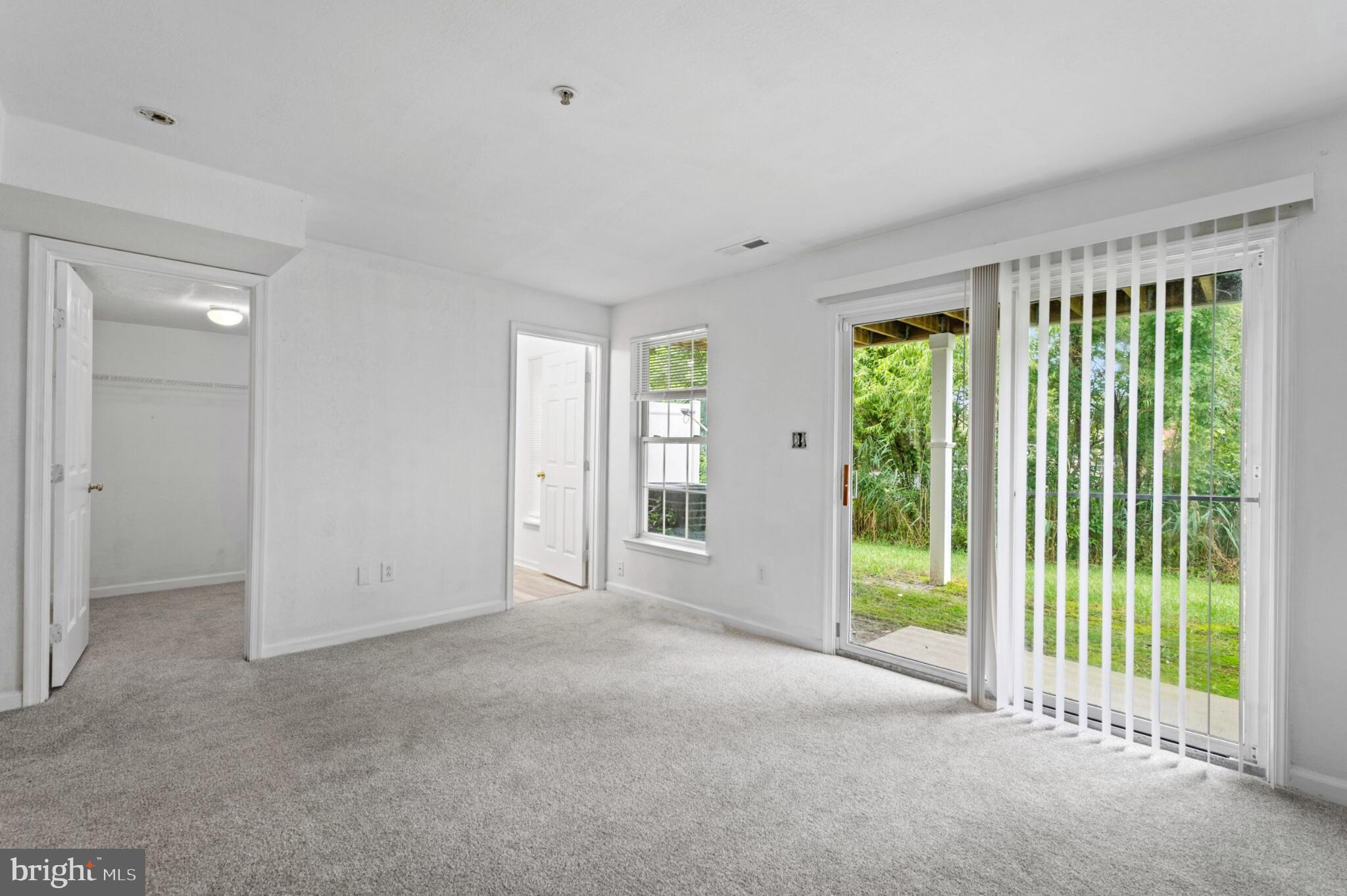 CREEKSIDE - Residential