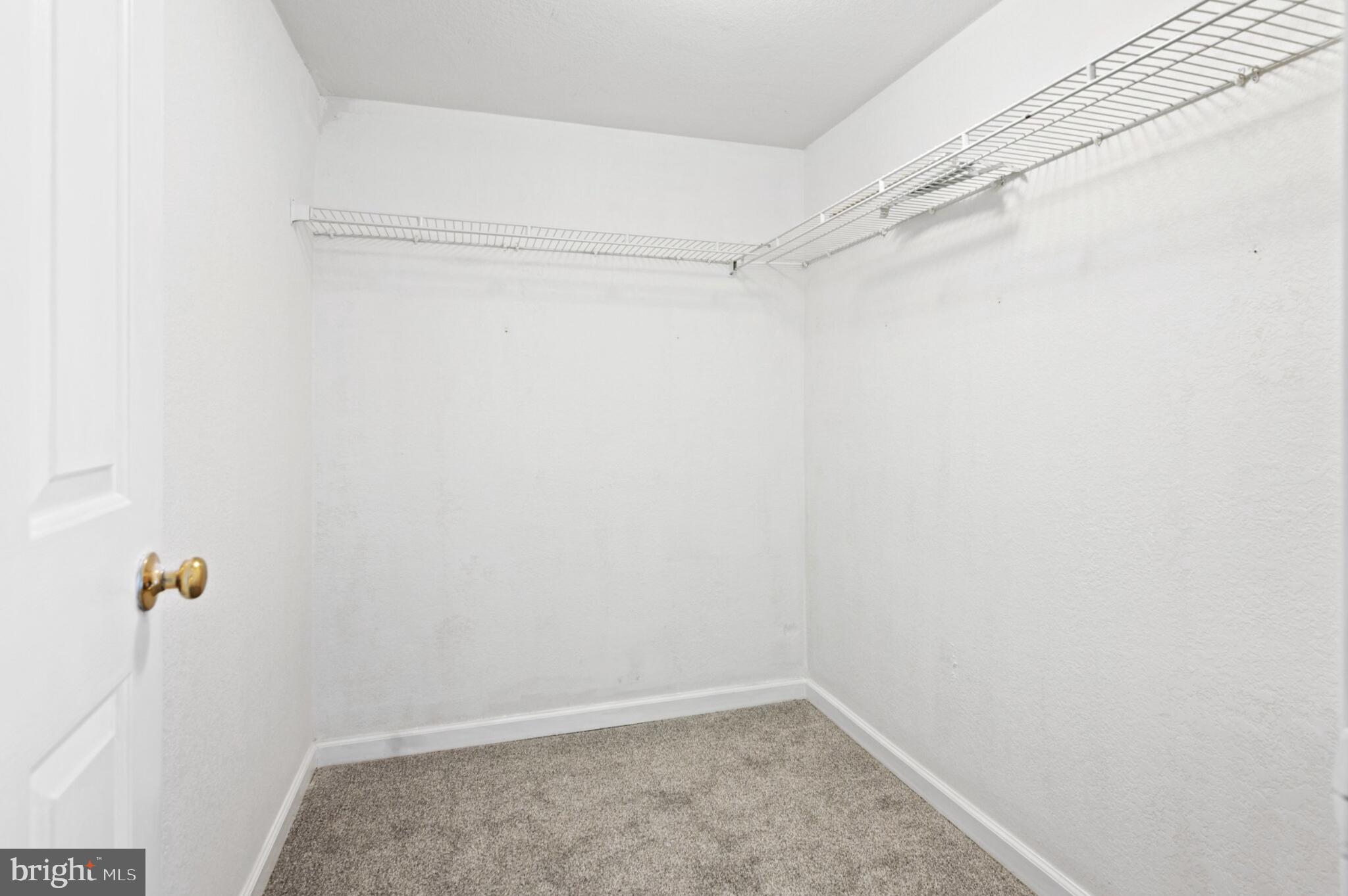 CREEKSIDE - Residential