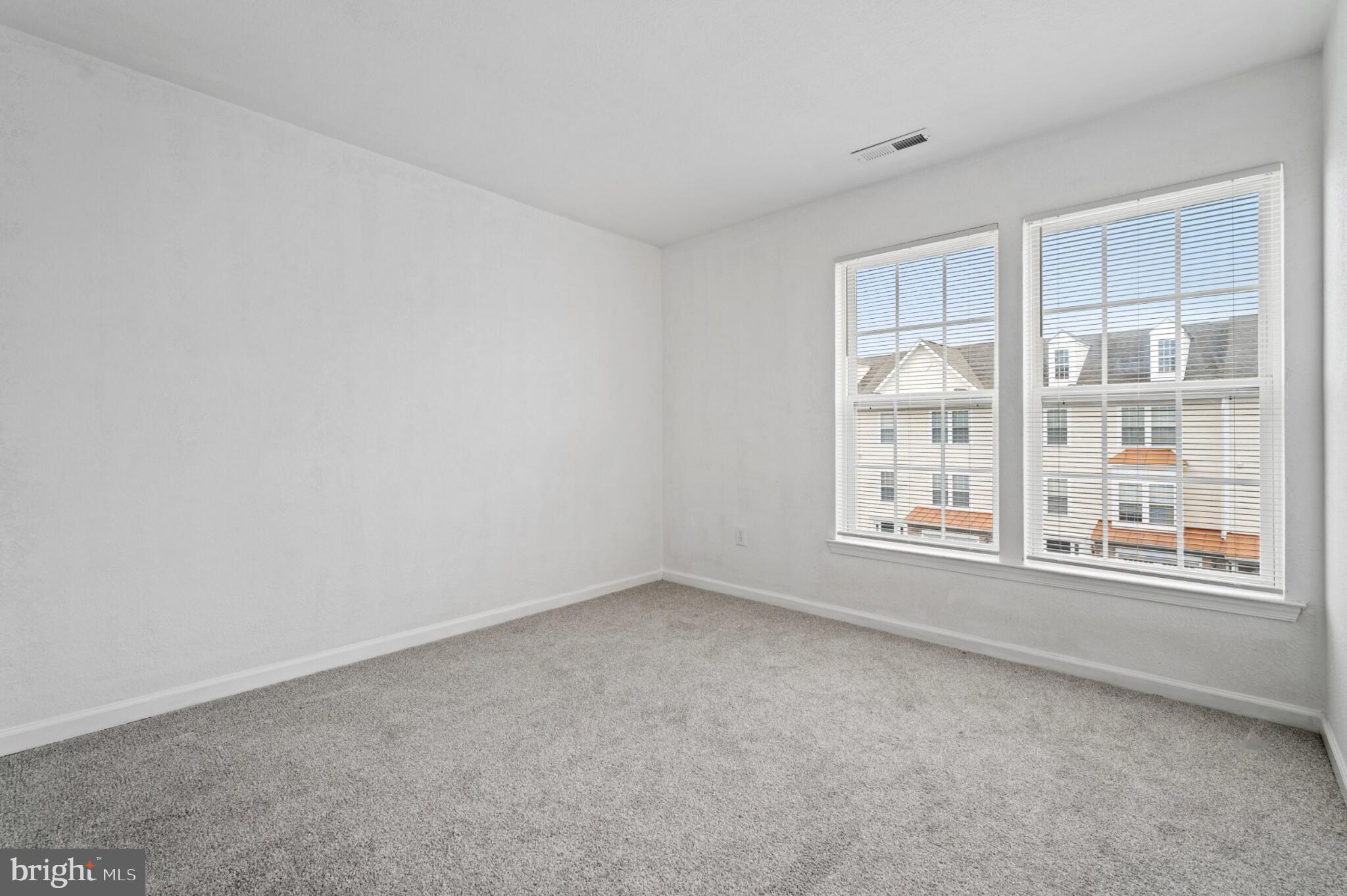 CREEKSIDE - Residential