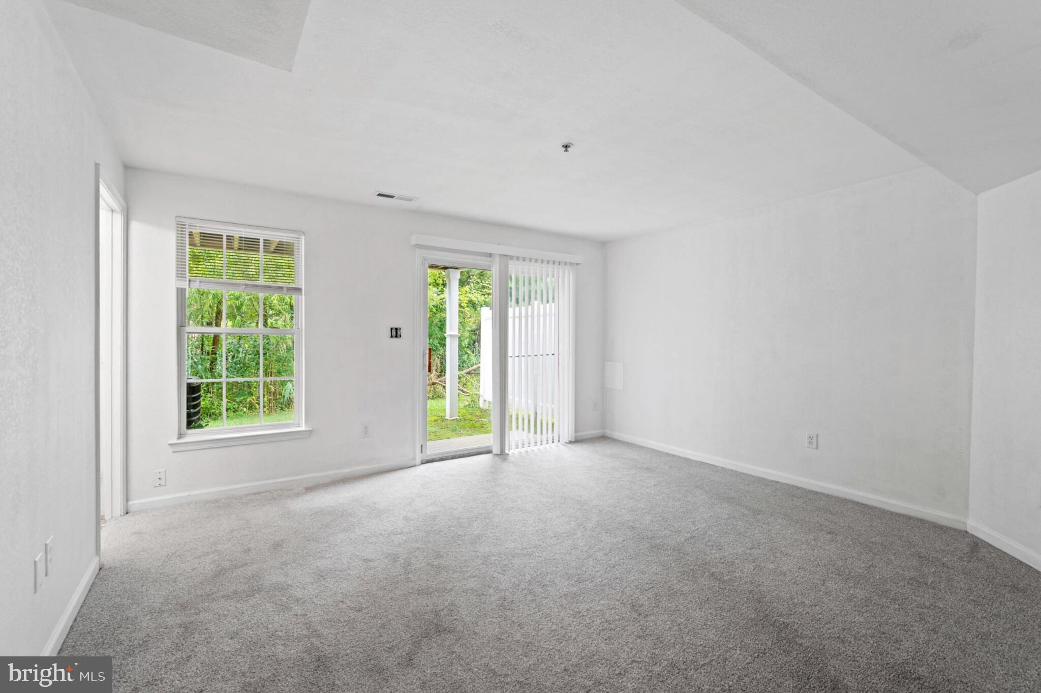 CREEKSIDE - Residential