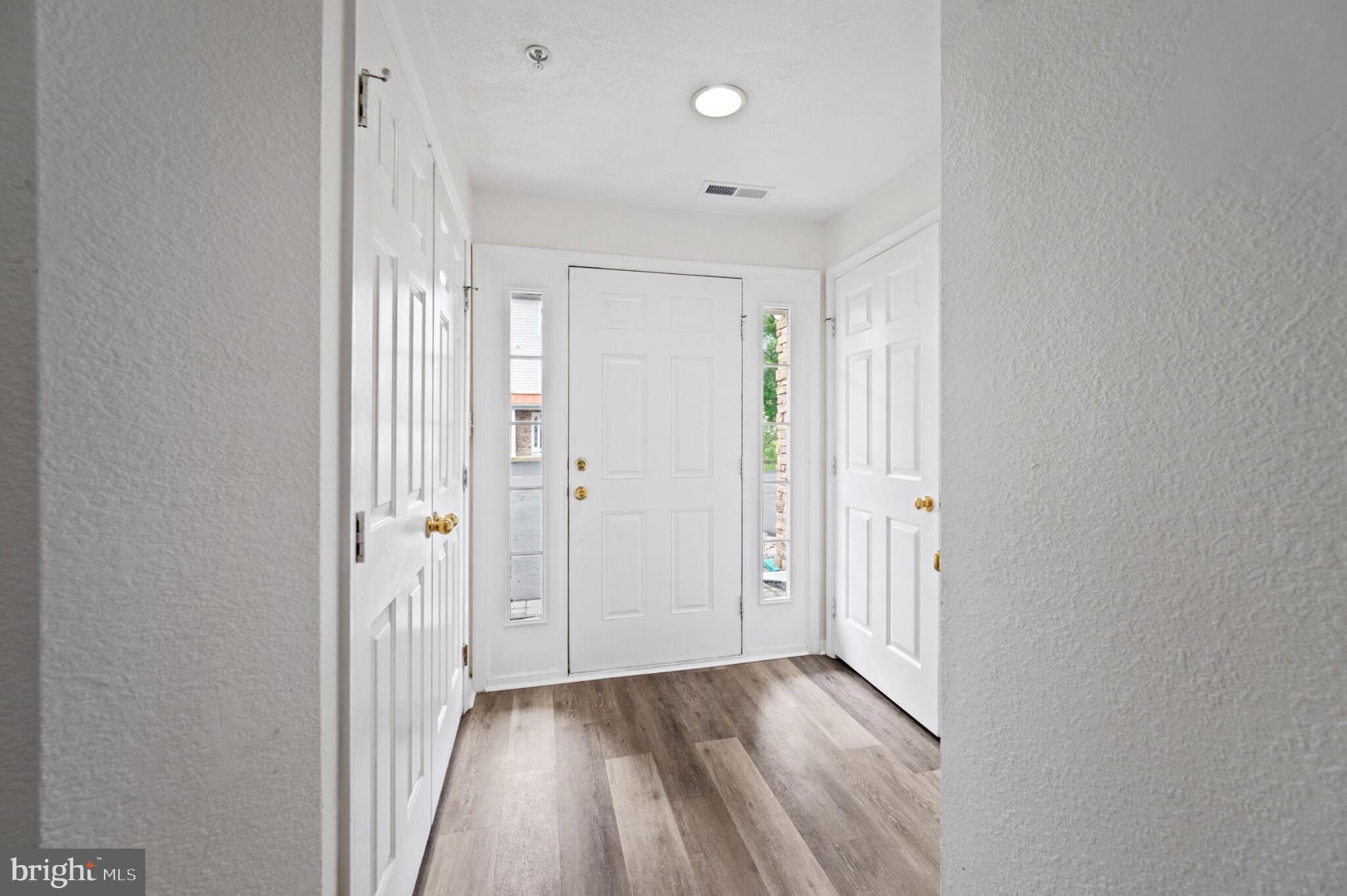 CREEKSIDE - Residential