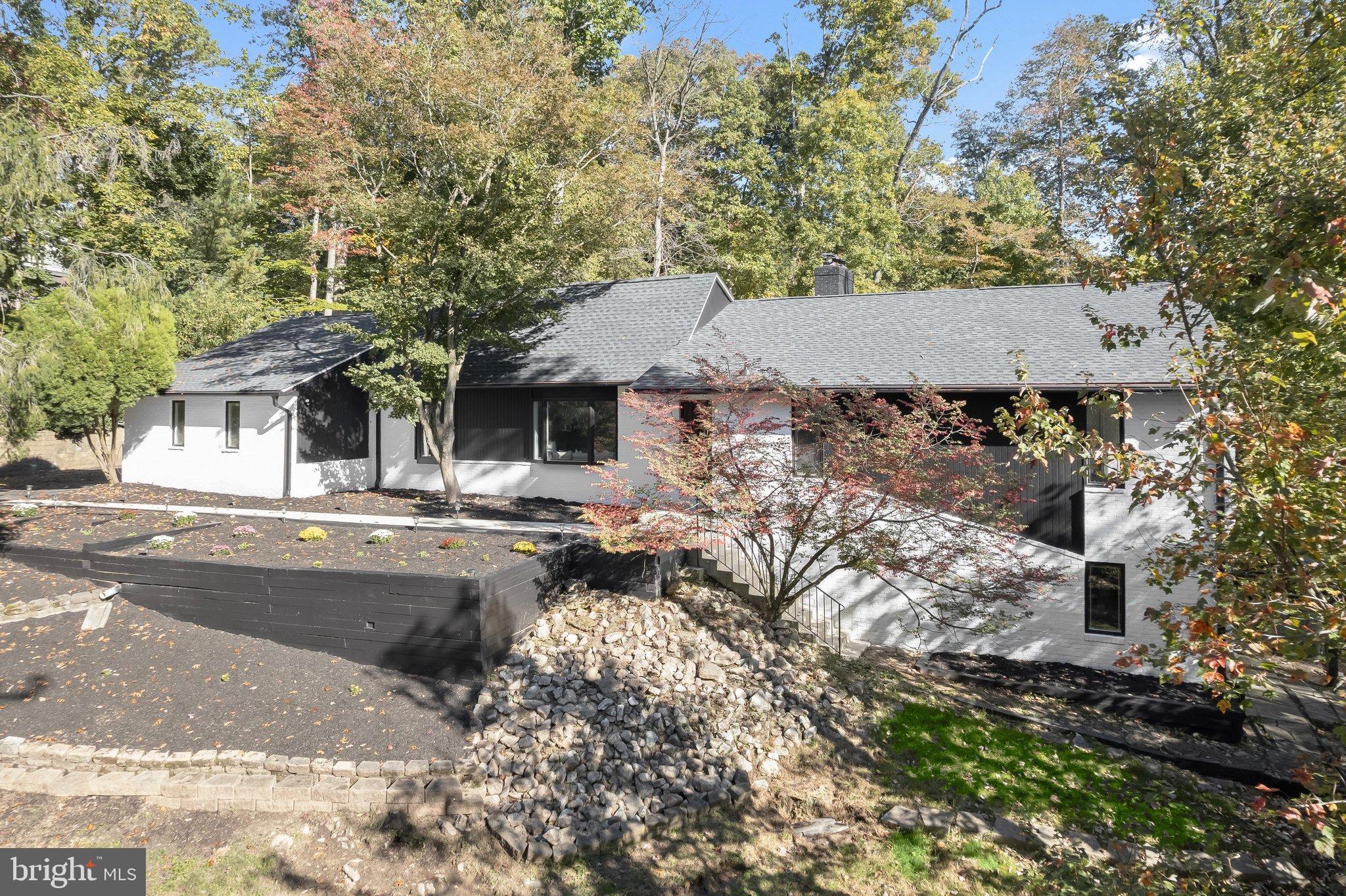 7 BRIDLEWOOD COURT