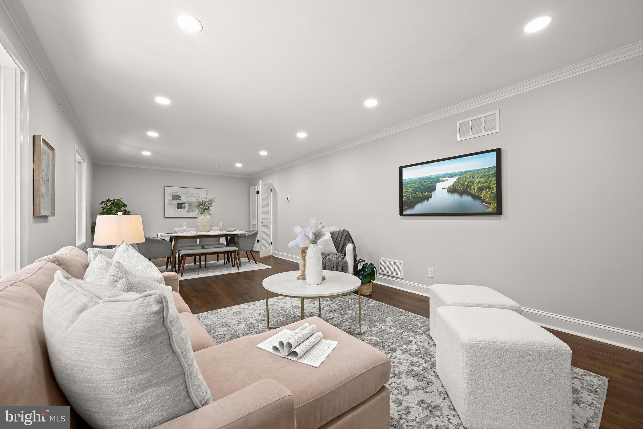 7 BRIDLEWOOD COURT